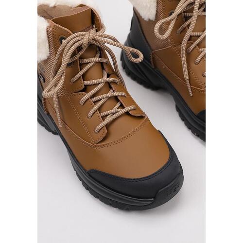 UGG - Yose Fluff V2 Marrón