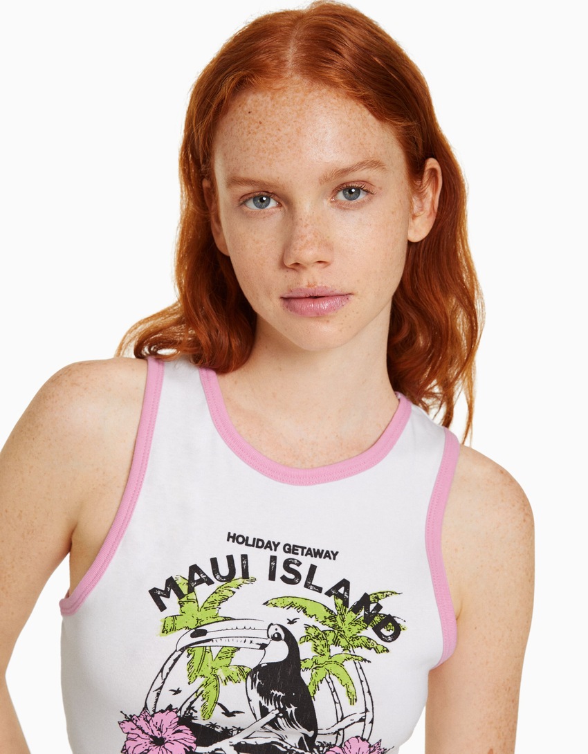 Camiseta cropped estampada sem mangas