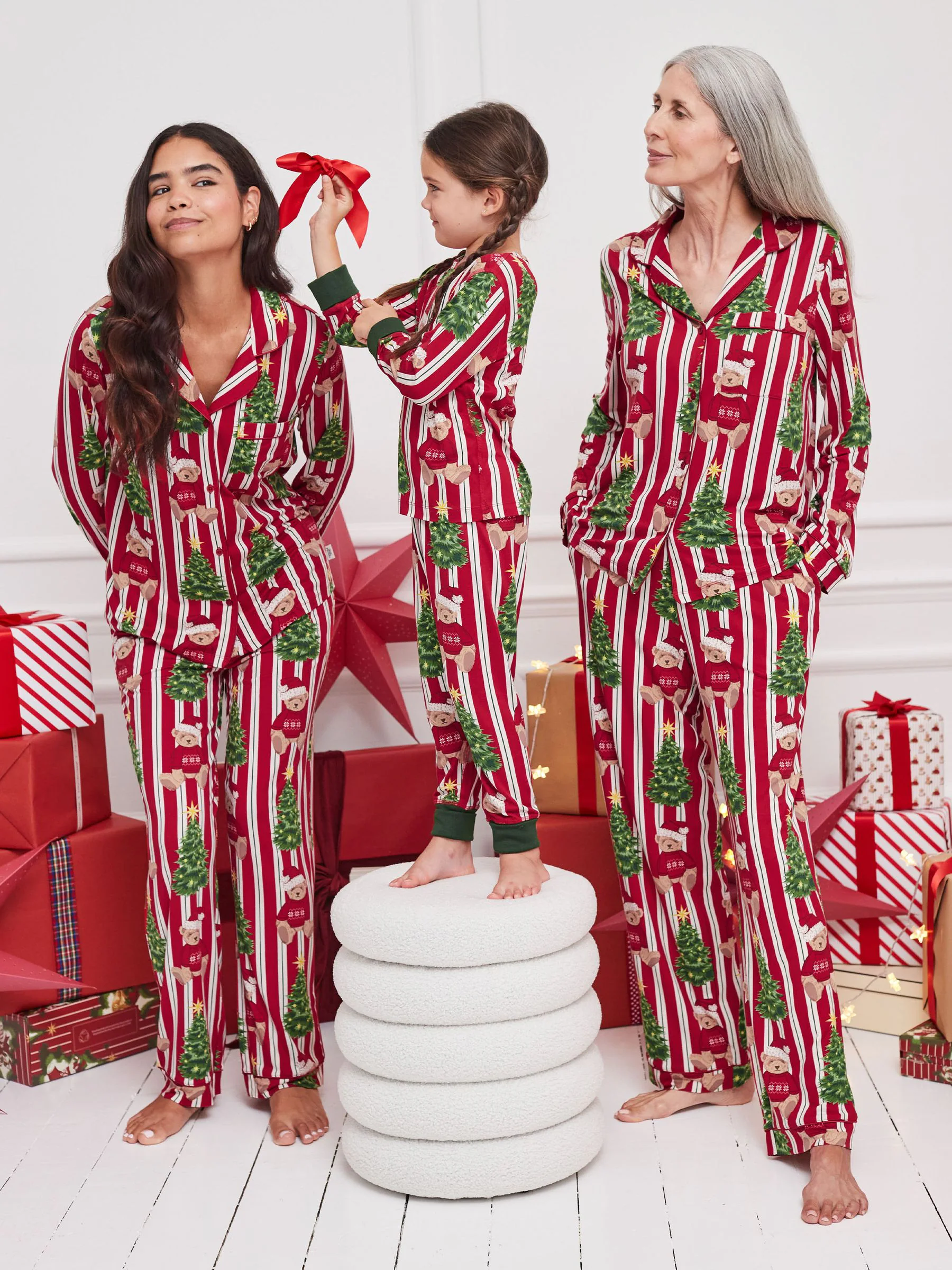 Chelsea Peers lange kerstpyjama met teddybeer en strepen