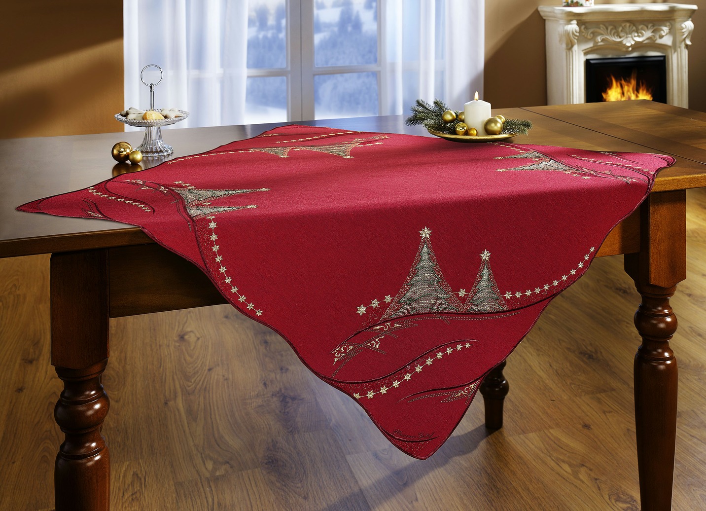 Weihnachtliche Tisch- und Raumdekoration