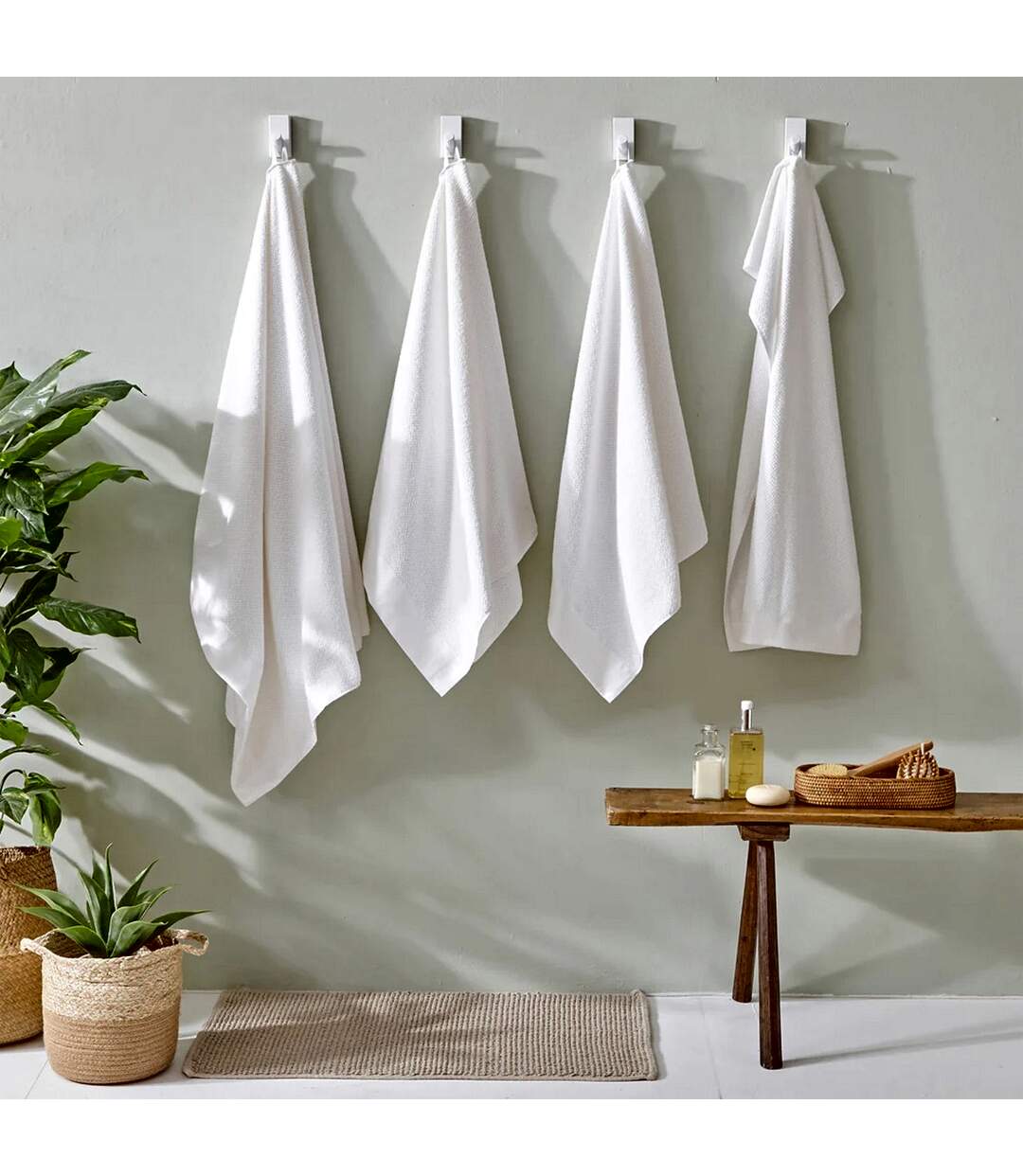 Furn - Serviette de bain (Blanc) (130 cm x 70 cm) - UTRV2830