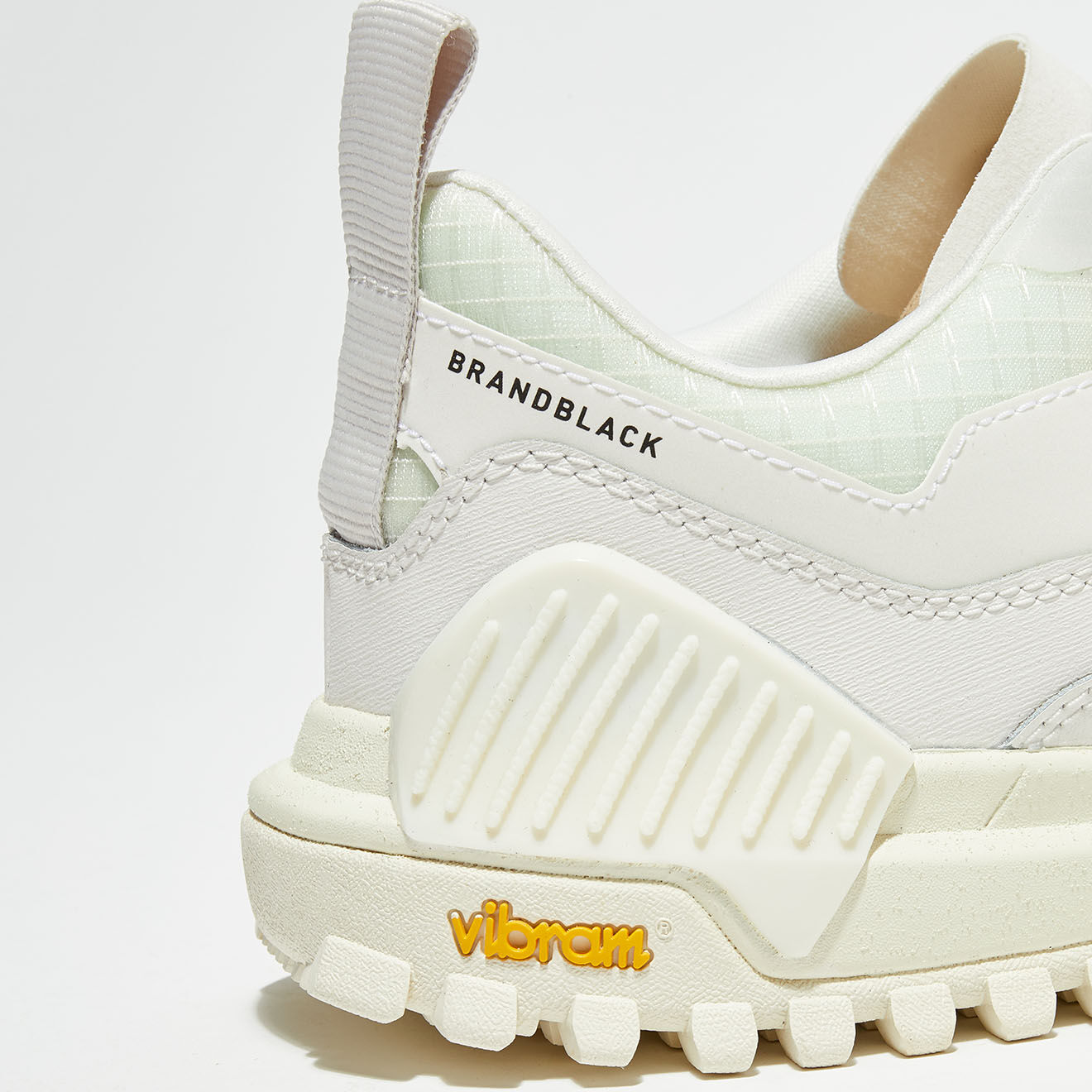 Brand Black Sneakers Sierra blanches