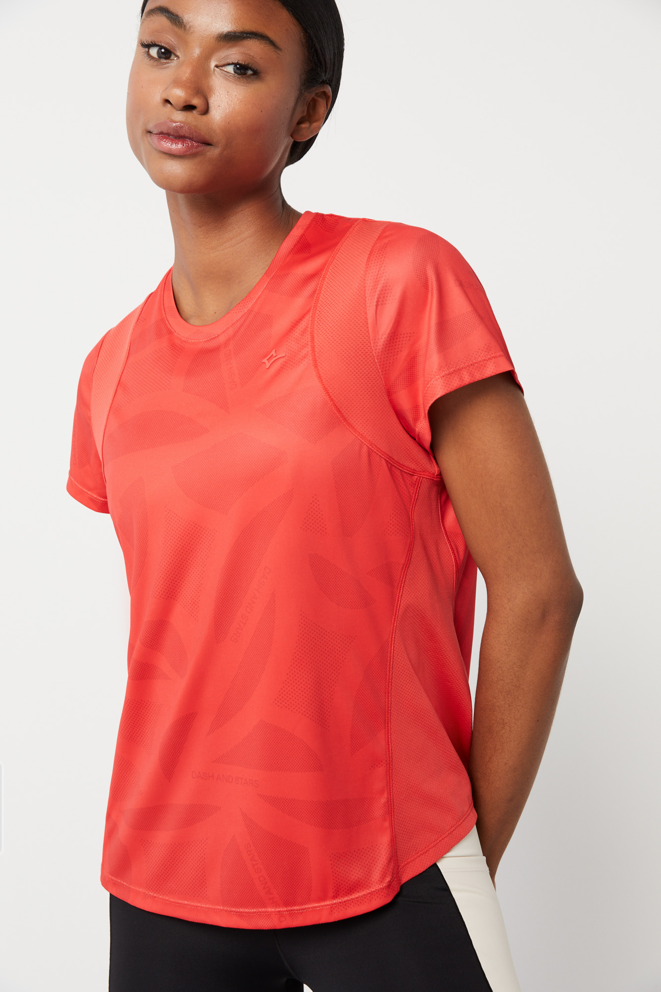 camisa vermelha técnica feminina