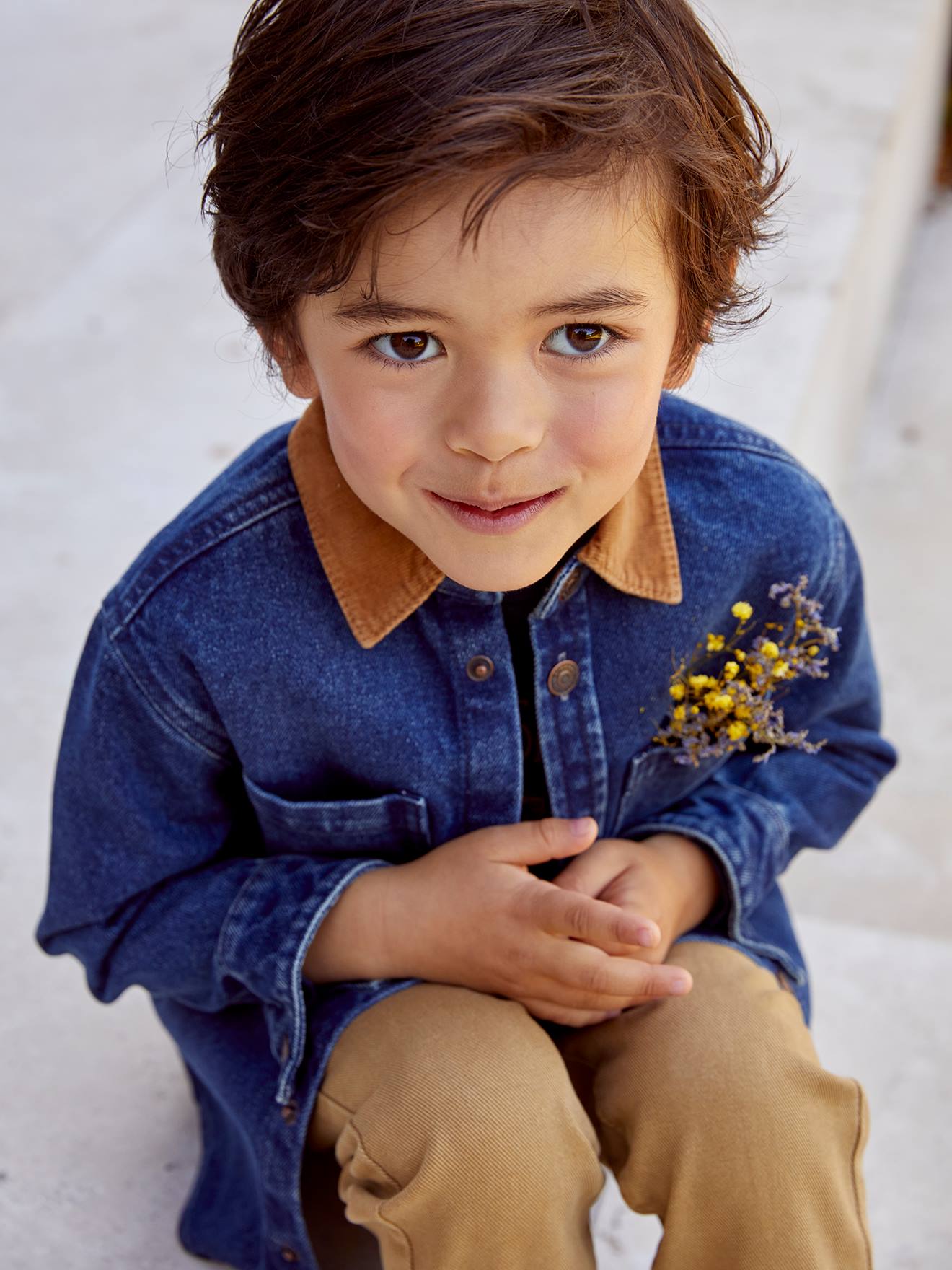 Sobretudo jeans azul escuro liso com gola de veludo para meninos