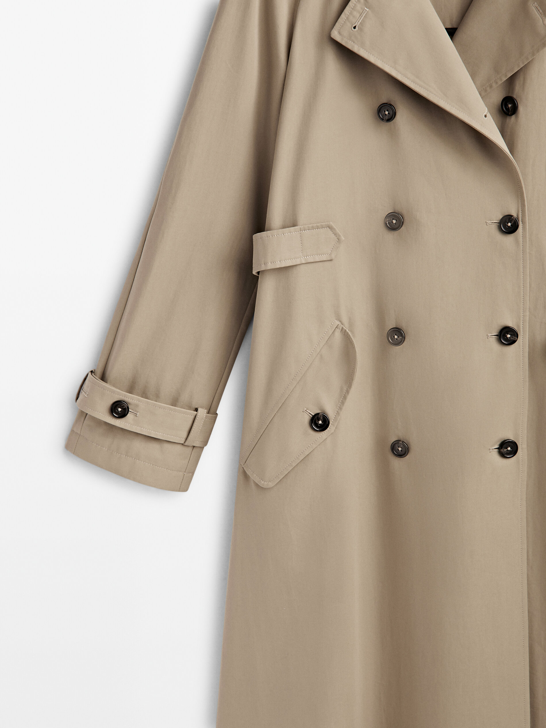 Casaco trench coat Chaqueta com detalhes em hebillas - BEGE