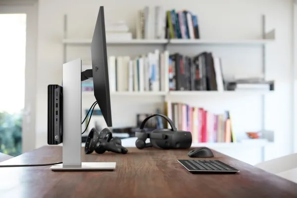HP E24D G4 USB-C DOCKING FHD MNTR 24IN 16:9 1000:1 5MS IN