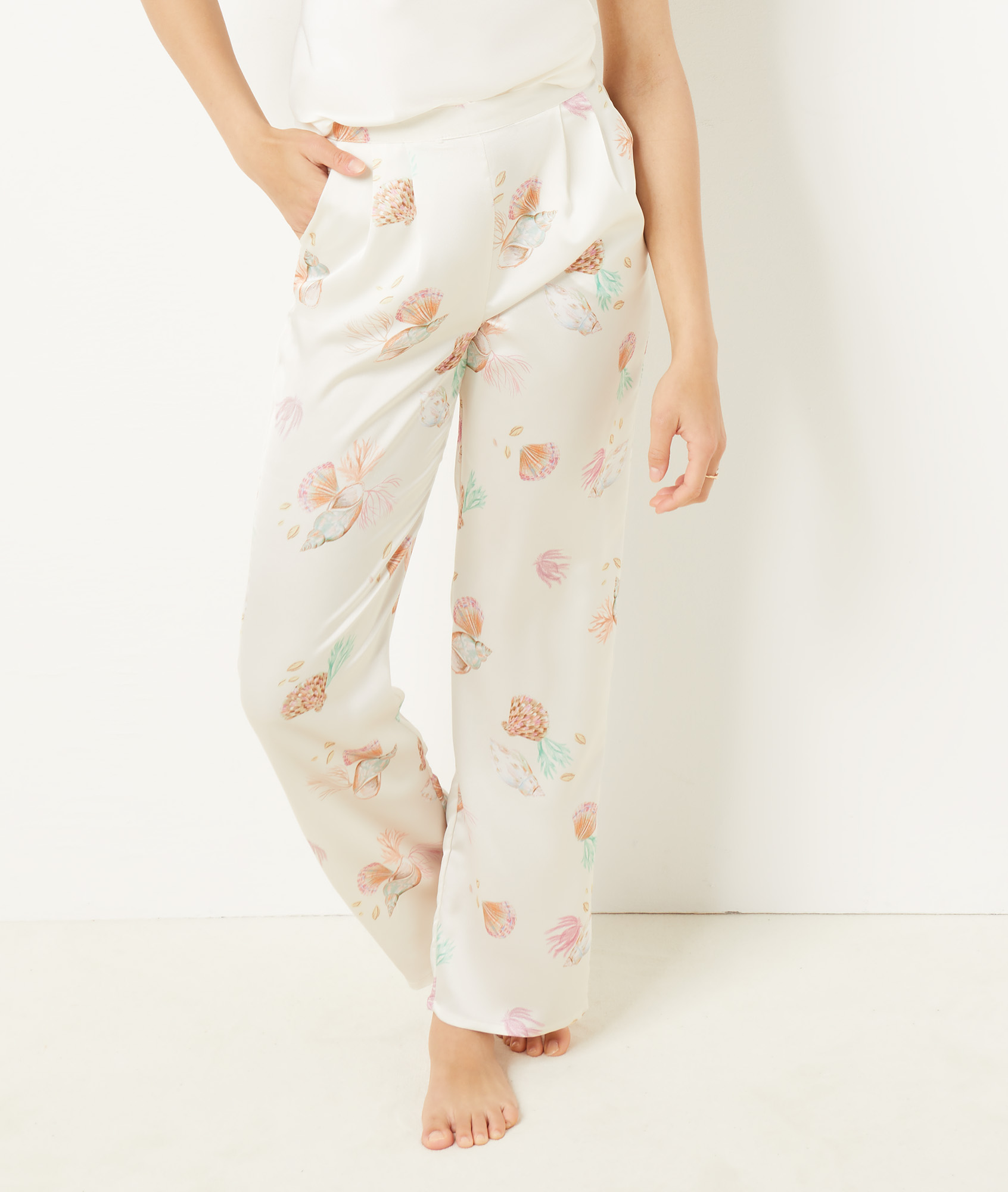 Pantalon de pyjama satiné coupe évasée