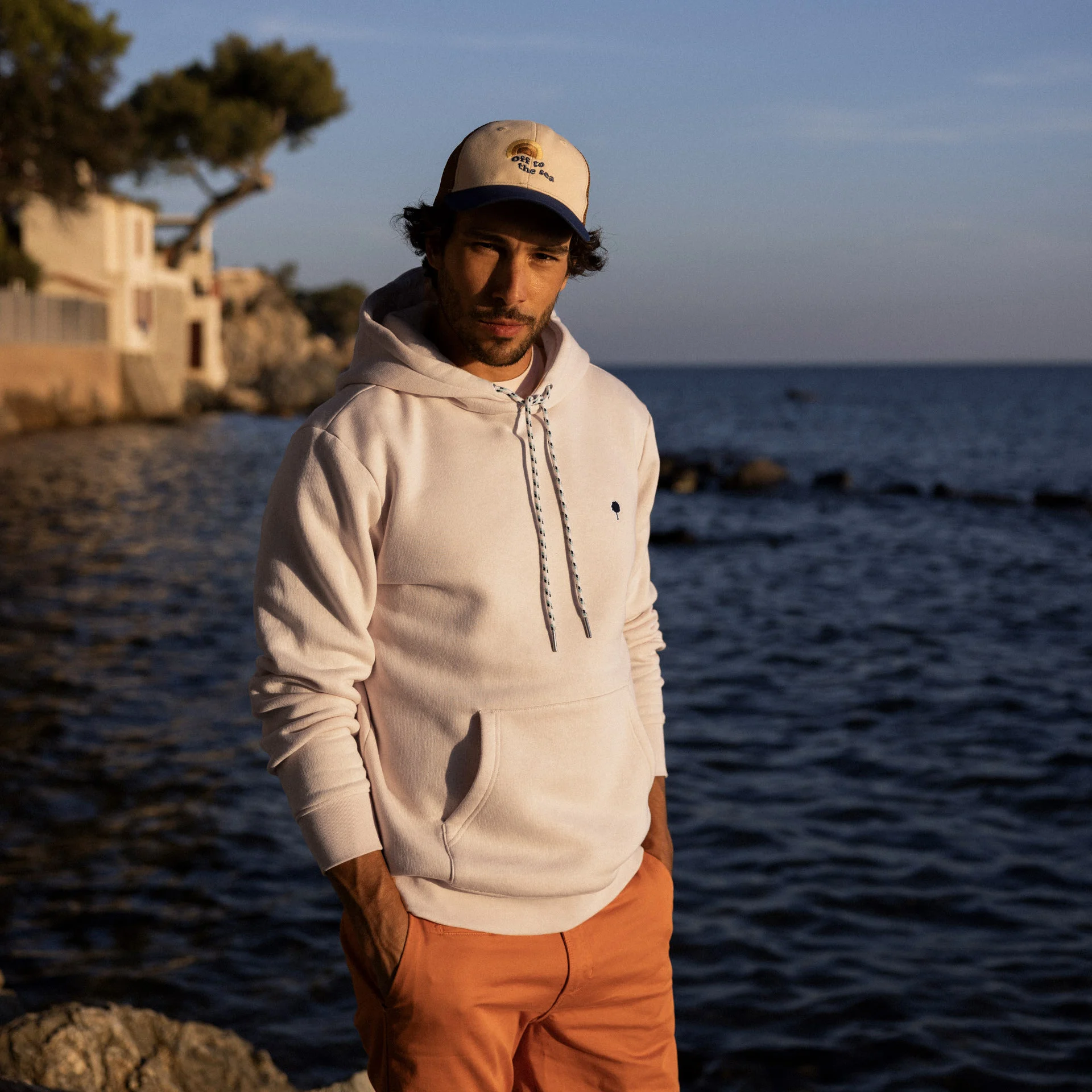 Sweat à capuche rose pâle coton et coton recyclé - modèle dirac