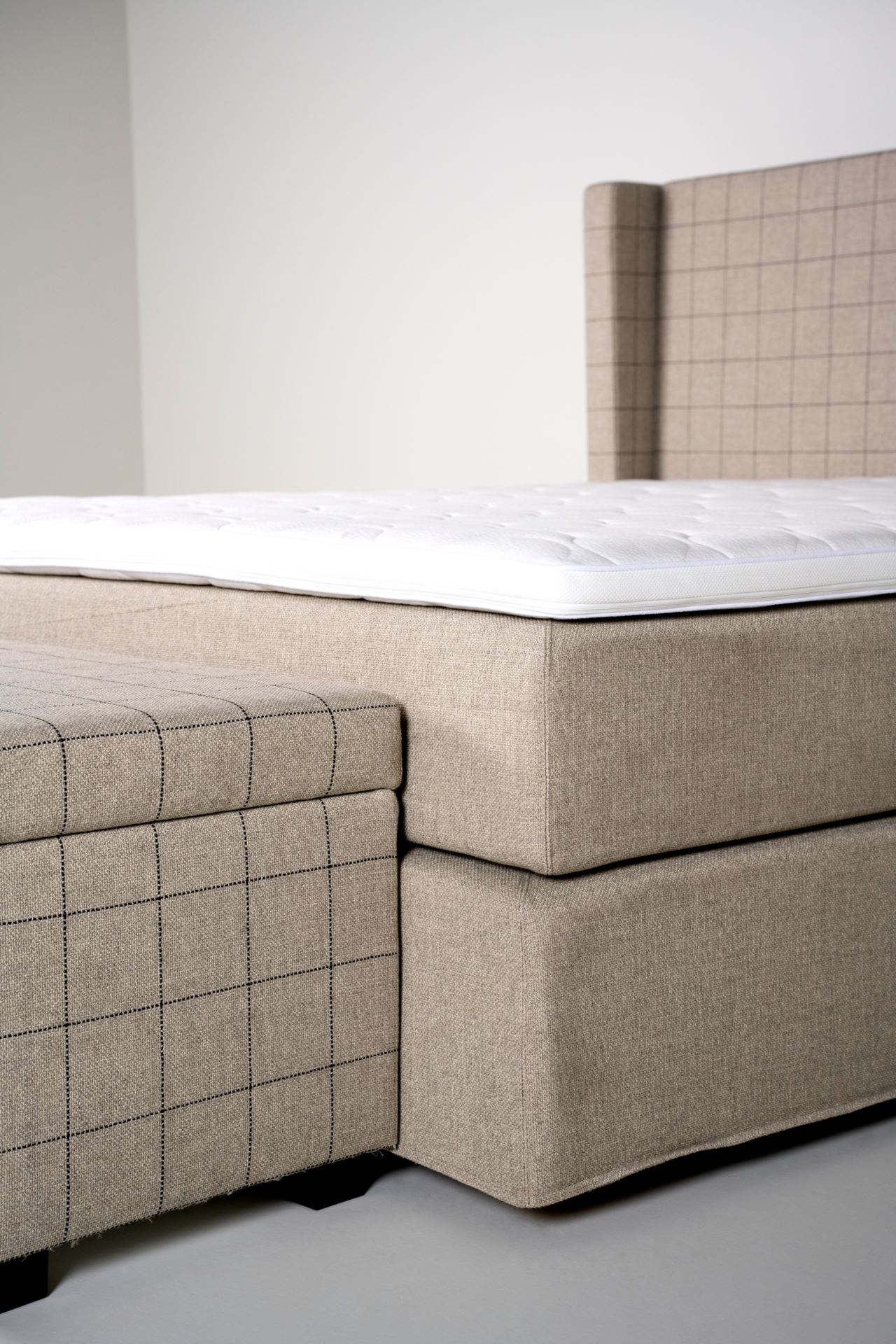 Sengebenk multi svart - 145x46x47 cm