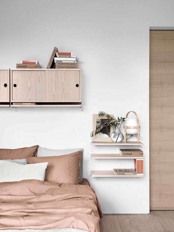 String Furniture Cabinet with sliding doors 78 x 20 x 37 cm walnoot