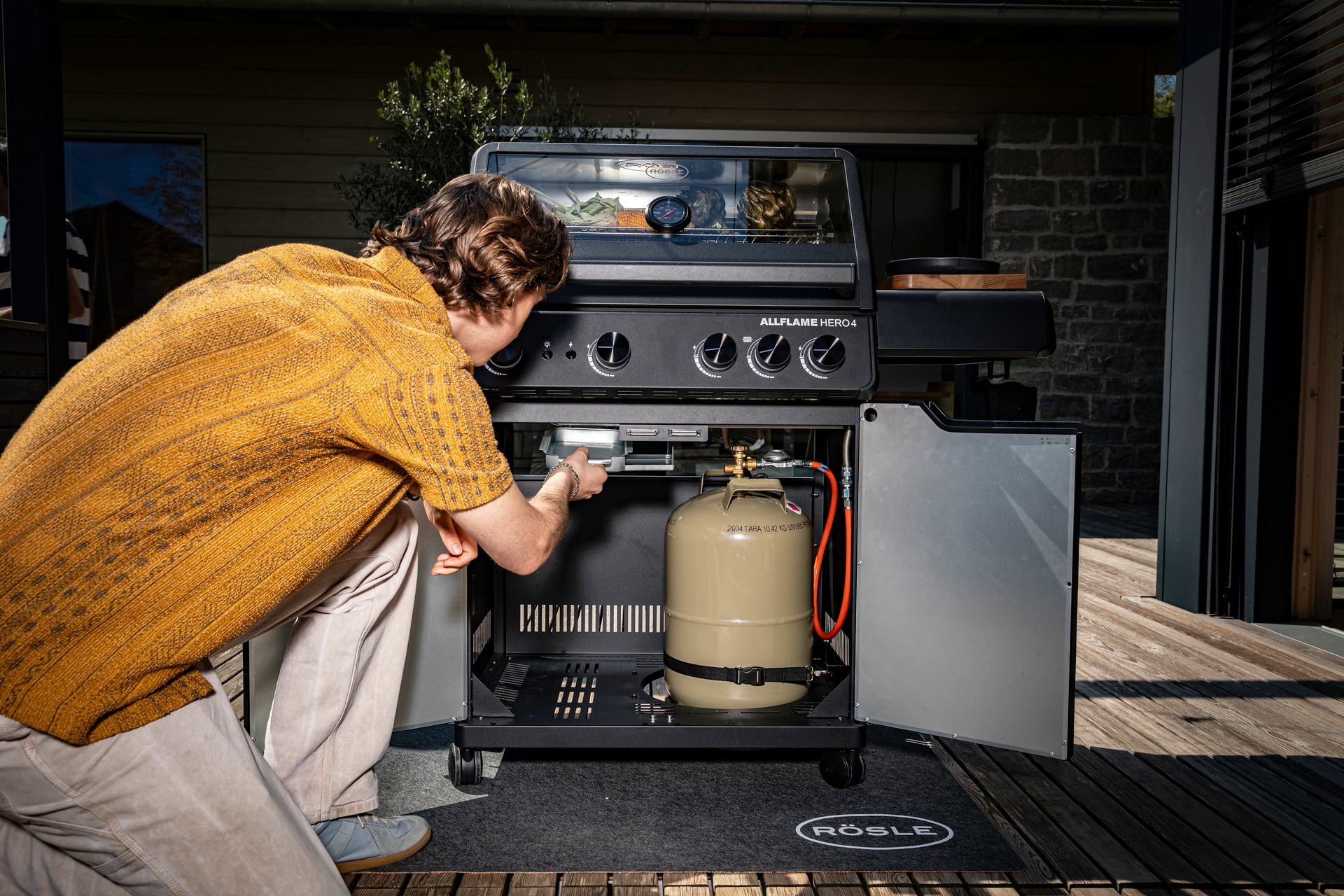 RÖSLE BBQ Station Gasgrill ALL FLAME HERO 4-flammig 50 mbar