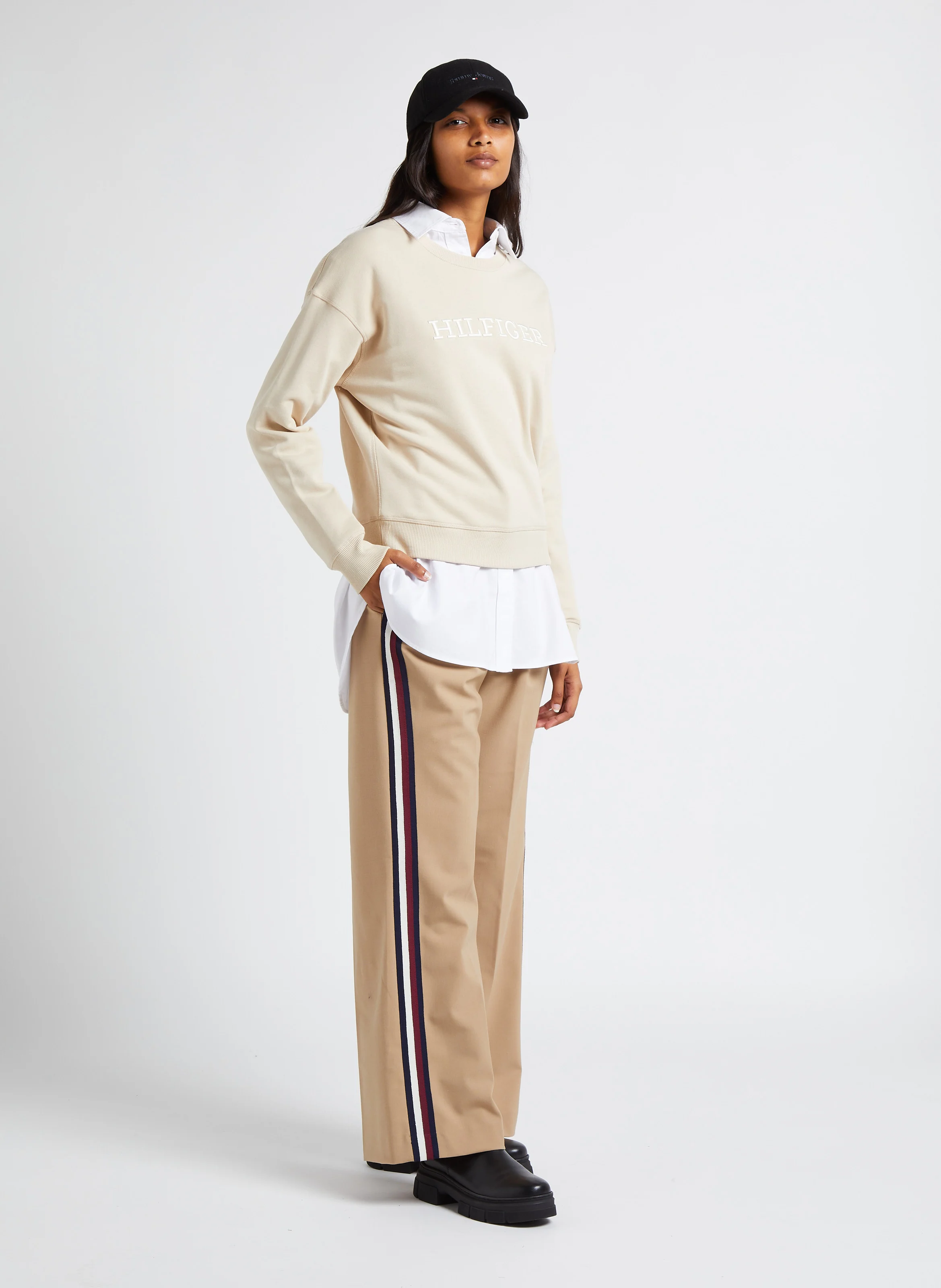 Sweat col rond brodé en coton| Beige