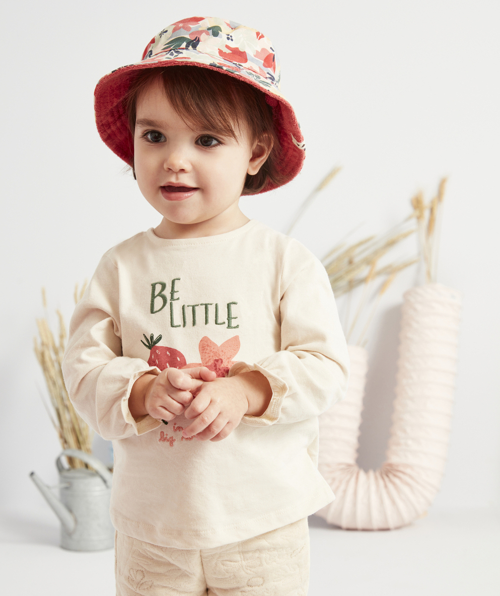 T-SHIRT EN COTON BIOLOGIQUE ÉCRU AVEC MESSAGE BÉBÉ FILLE