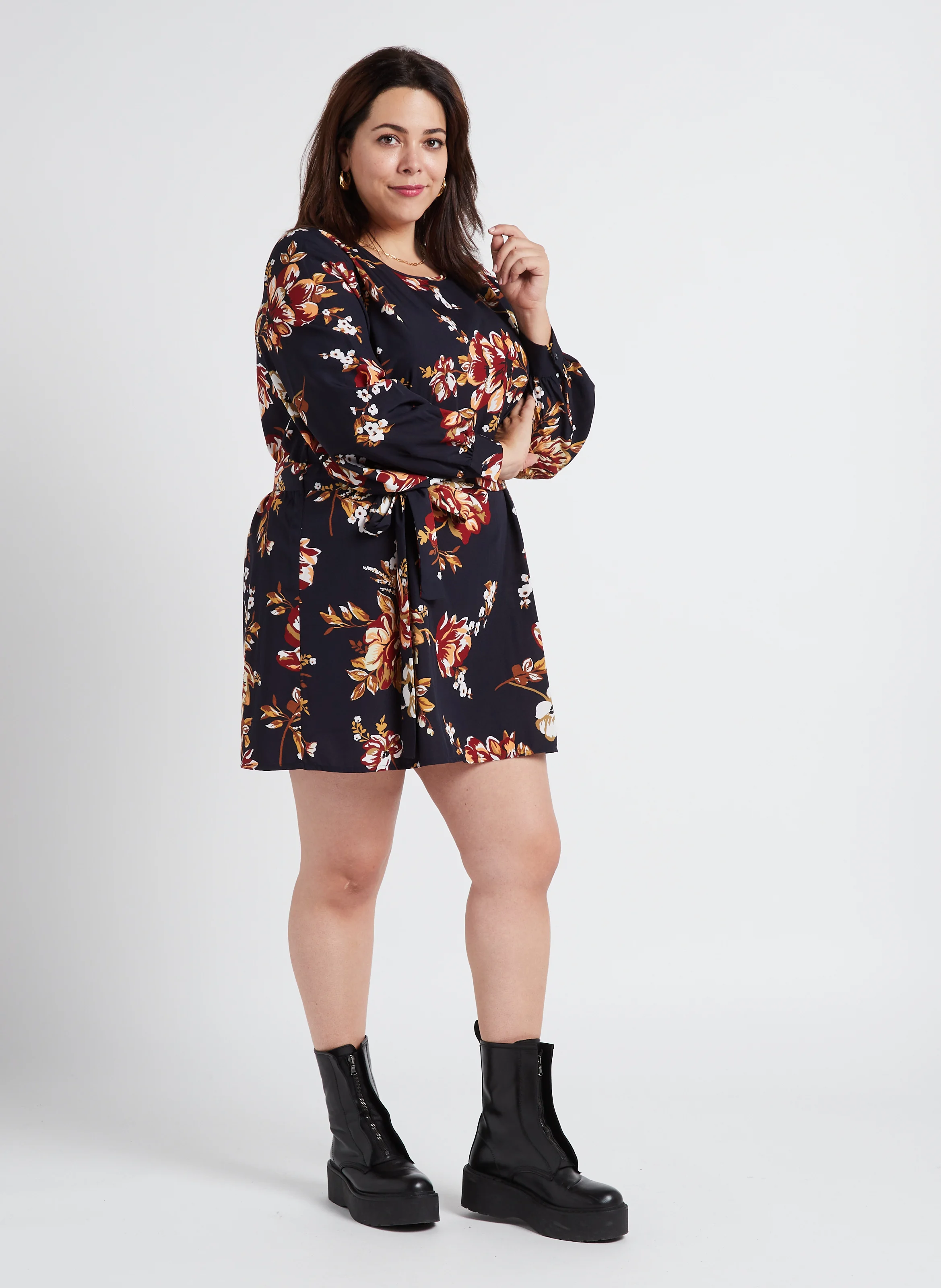 MELLY MODESTY - Robe courte col rond ceinturée | Bleu