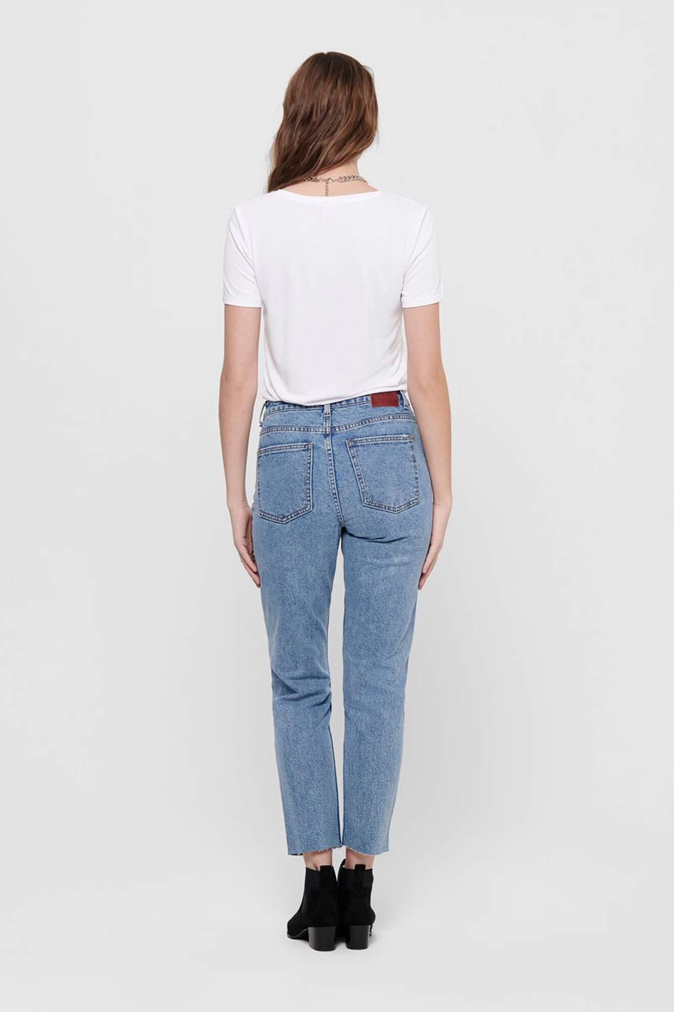 Calça jeans reta de cintura alta