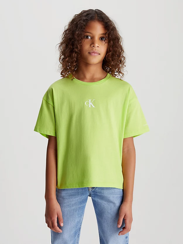 Camiseta com logo de corte quadrado