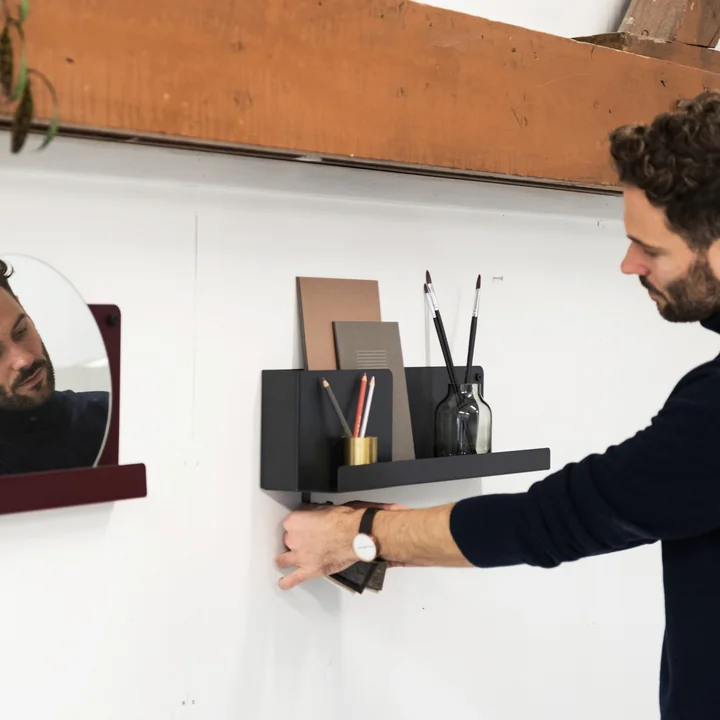 Muuto - Folded Shelves 63 x 16,5 cm, oliv