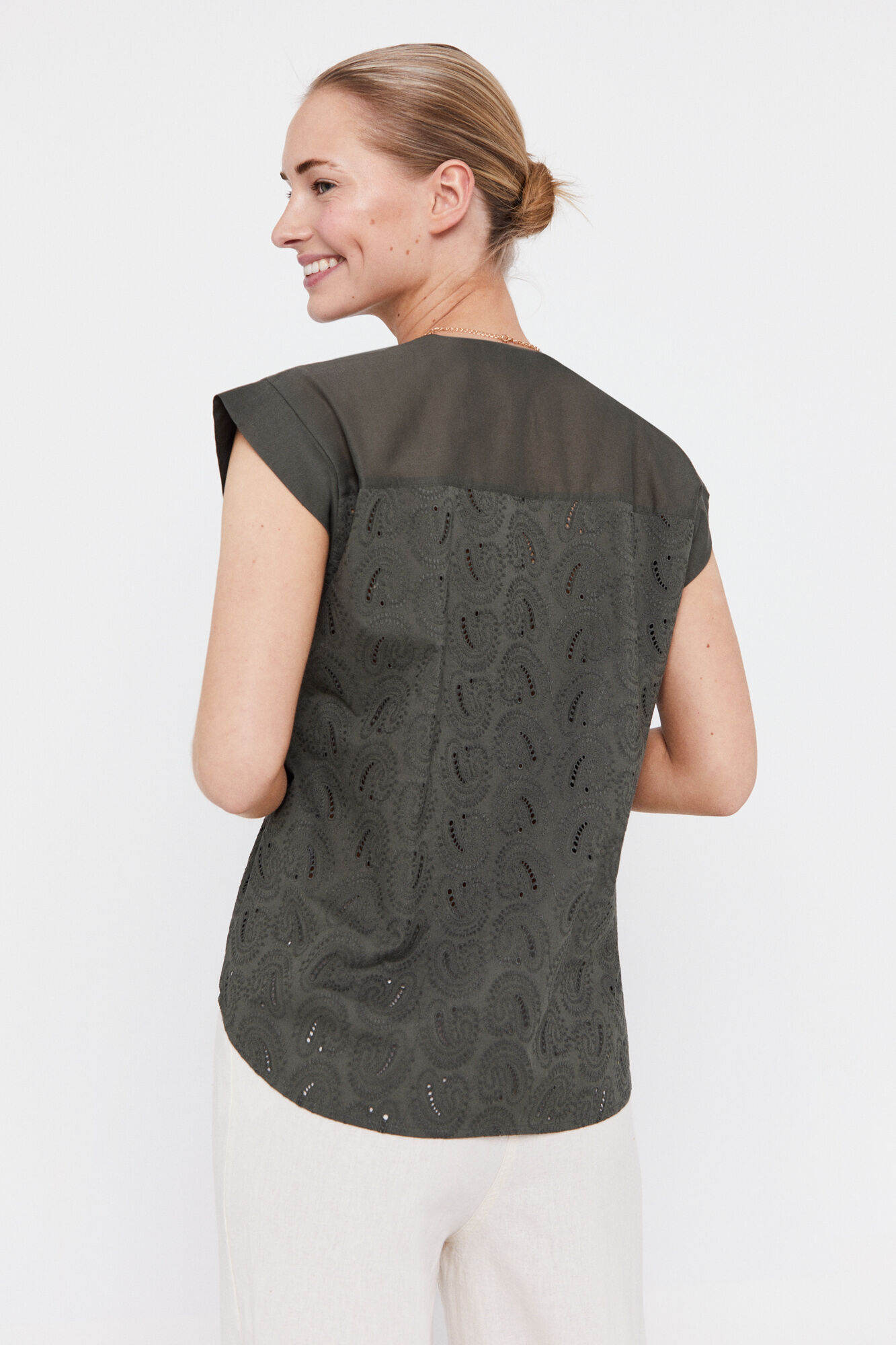 Blusa bordada - Kaki