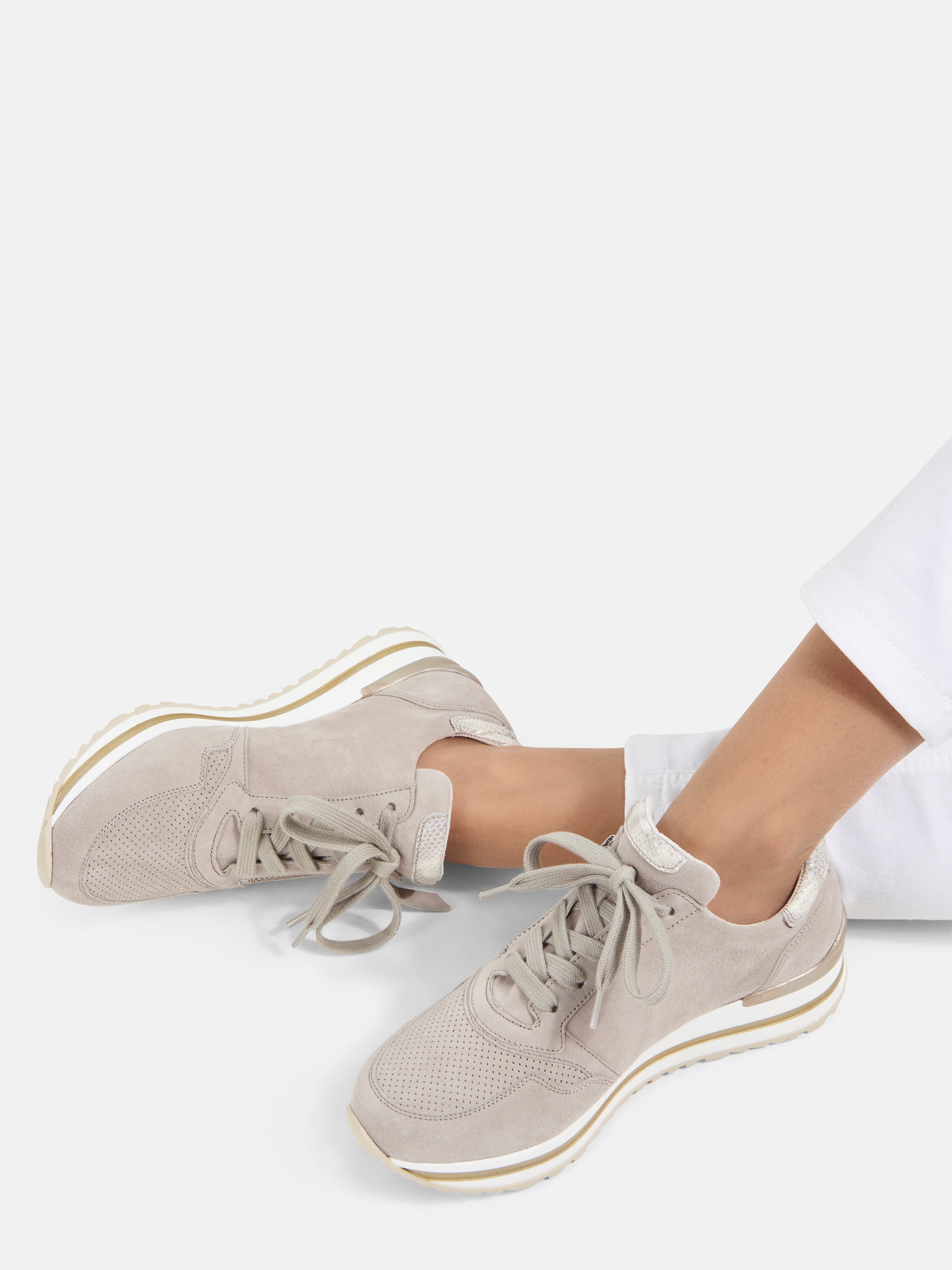 Sneaker
