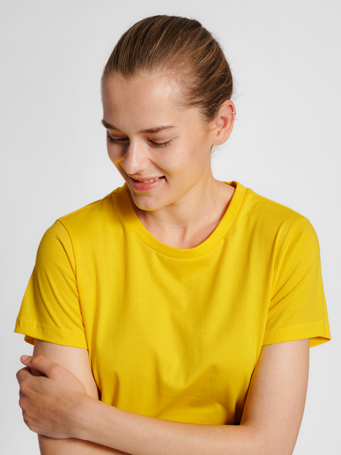 hmlRED BASIC T-SHIRT S/S WOMAN