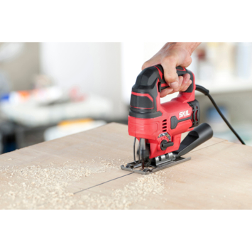 SKIL decoupeerzaag 4530AA 550W - met pendelfunctie