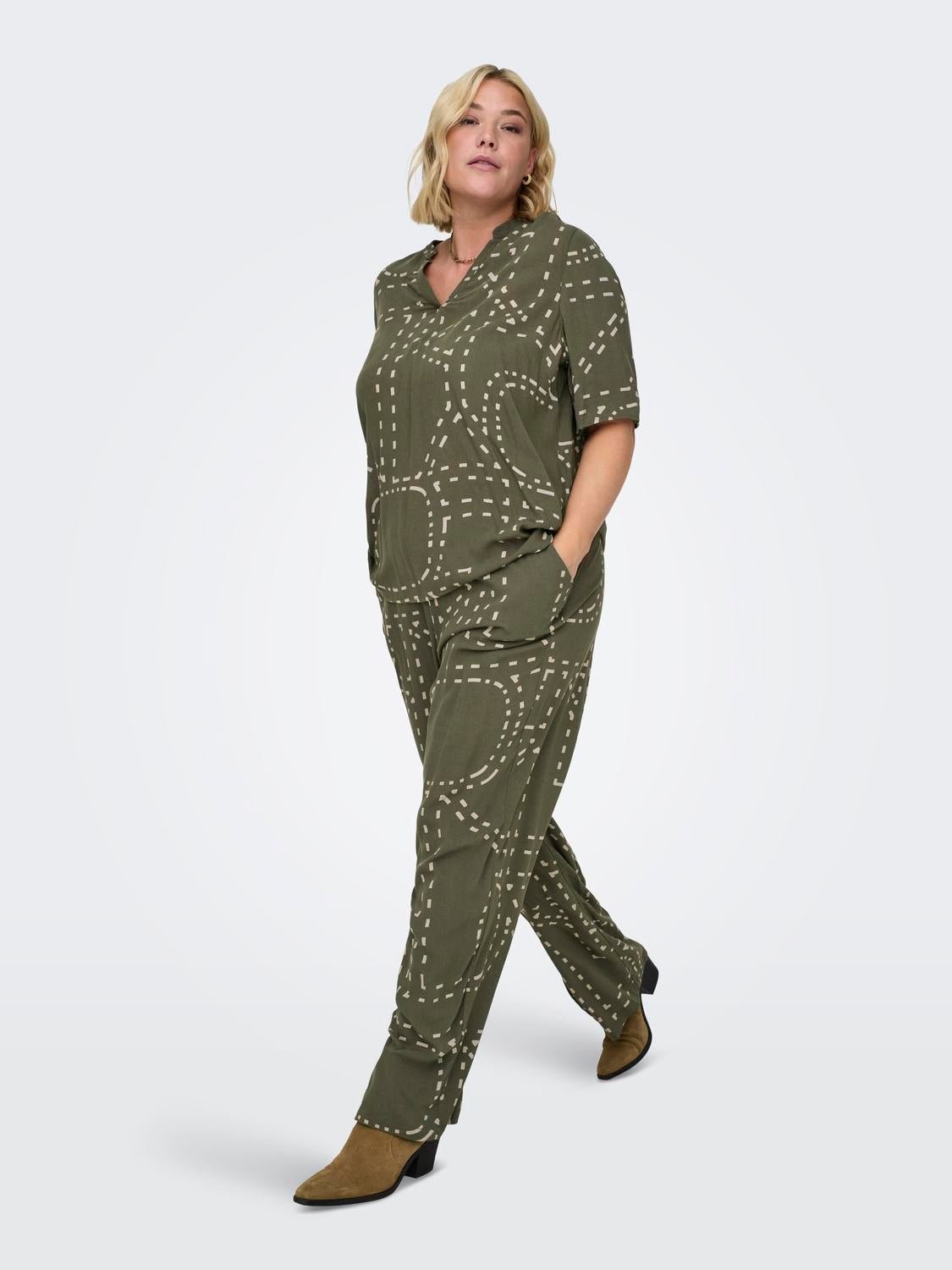 CARPHOEBE Normal geschnitten Hose mit weitem Beinschnitt Kalamata