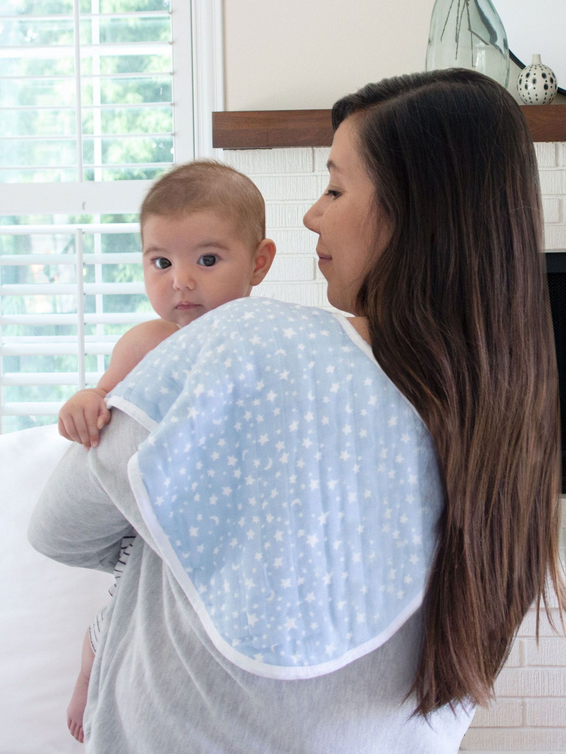 Aden + anais verpakking van 2 katoenen Rising Star babyslabbetjes van 100% katoen