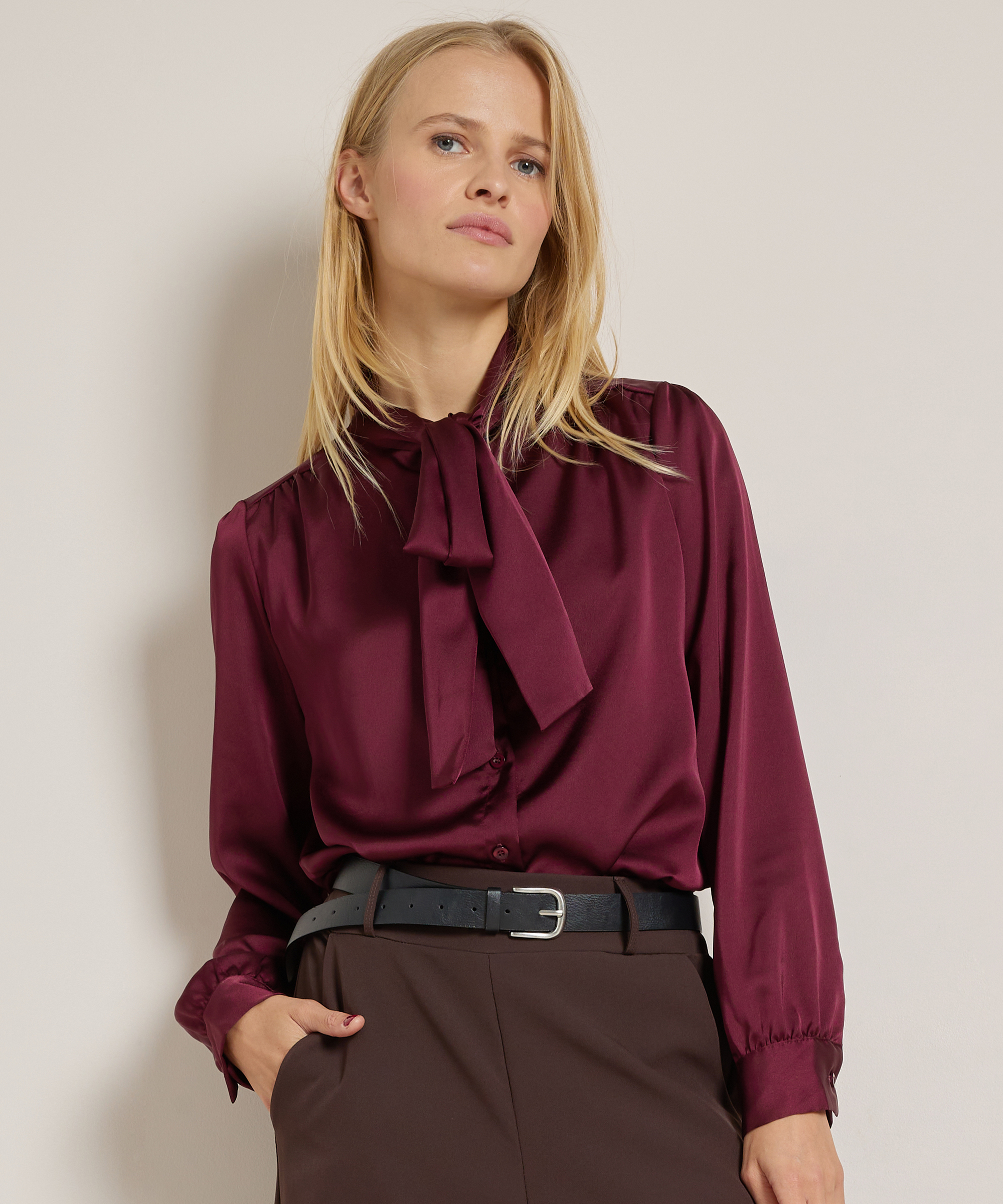 blouse met strikkraag