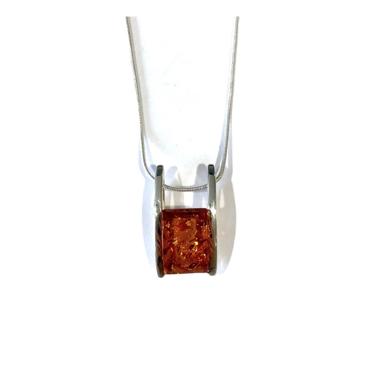 Collier ambre cognac carré