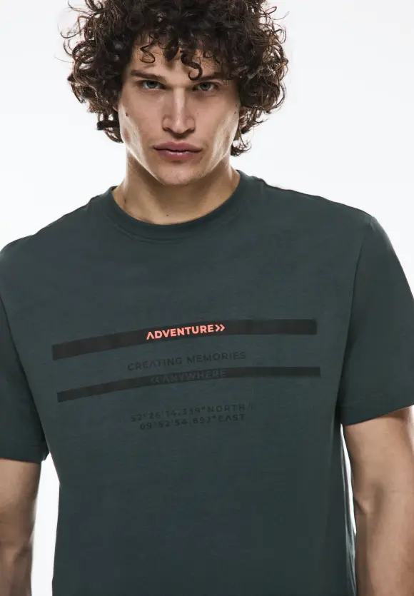 T-Shirt mit Brustprint - dark urban green
