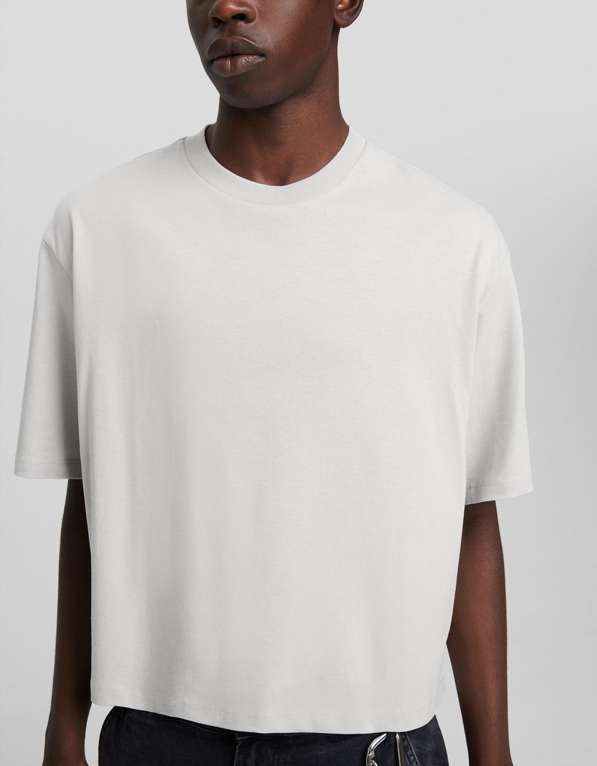 Camiseta de manga curta com modelagem quadrada