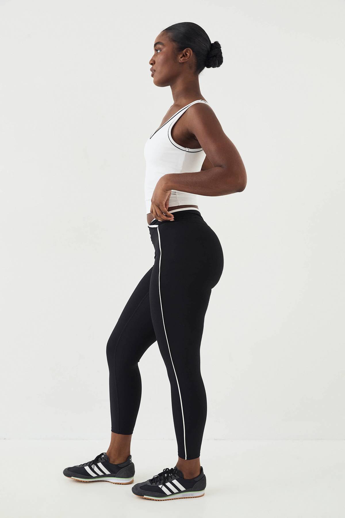Legging DSGN Studio Ultra Sculpt à Taille Portefeuille avec Détails de Passepoil