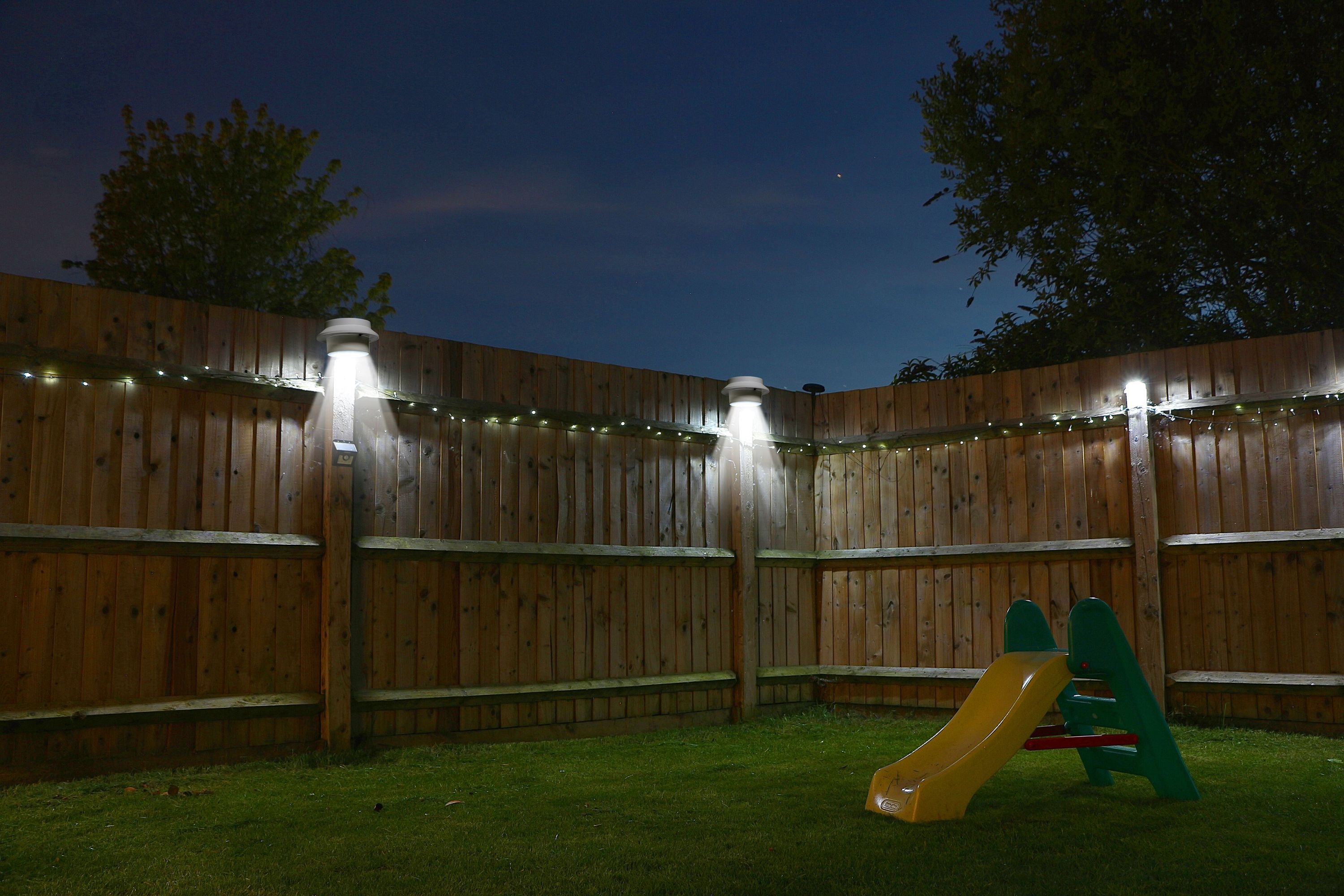 LED Solarlampe für Dachrinne