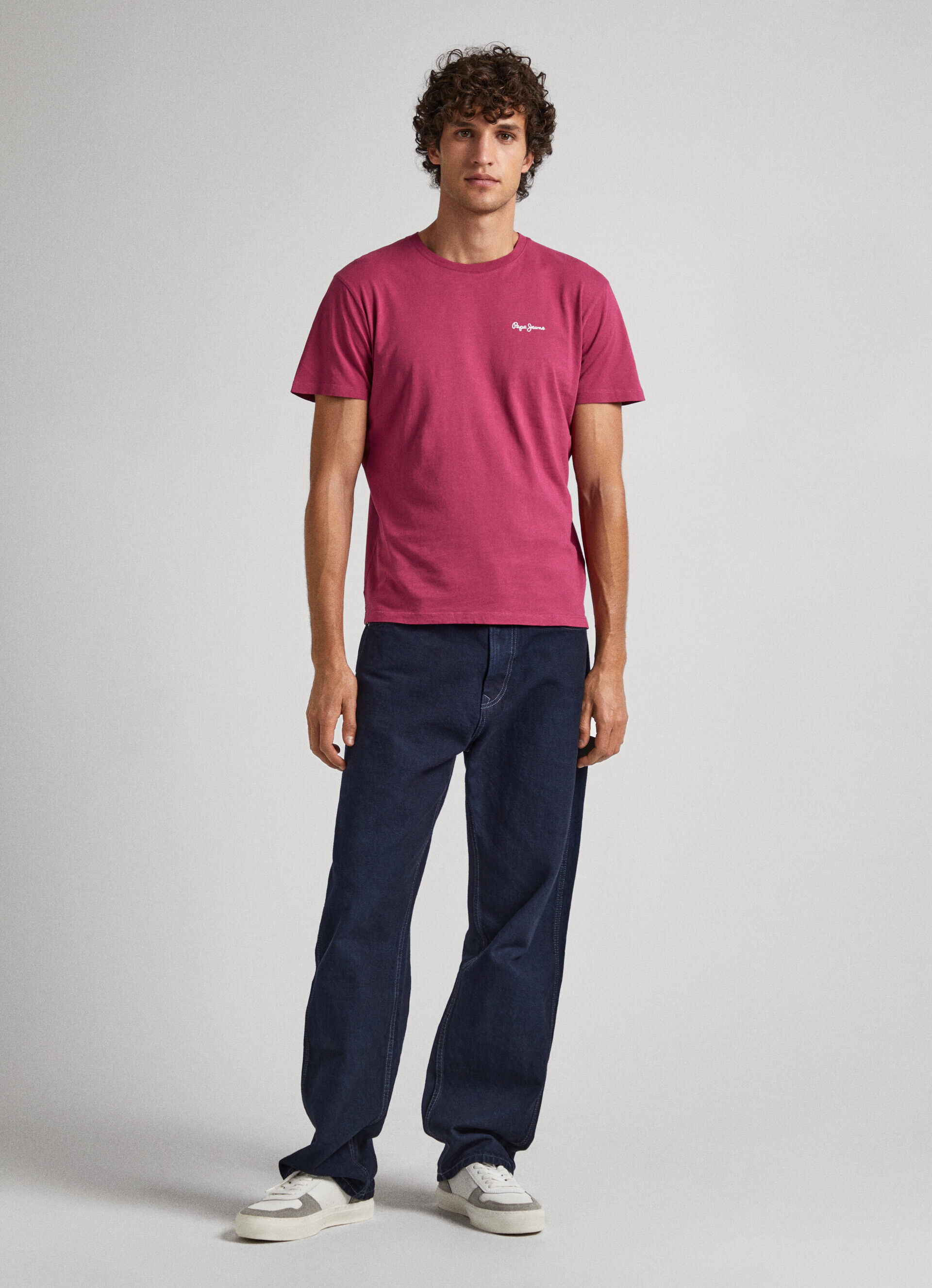 CAMISETA COM LOGOTIPO ESTAMPADO - vermelho framboesa