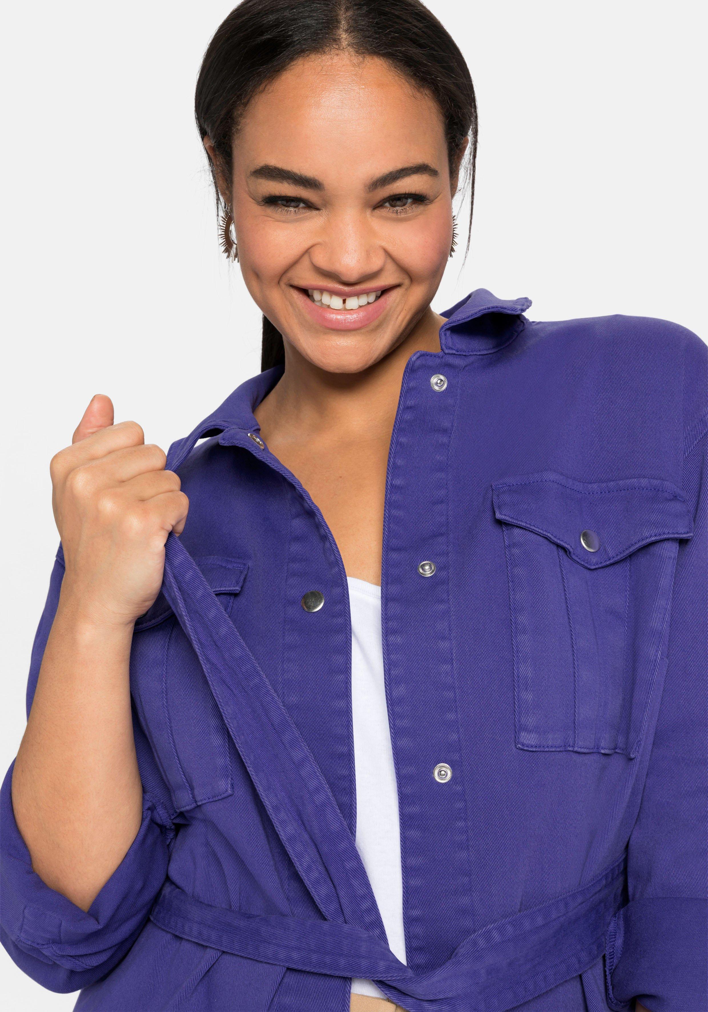 Jeansjacke im Hemdblusen-Stil, mit Bindegürtel