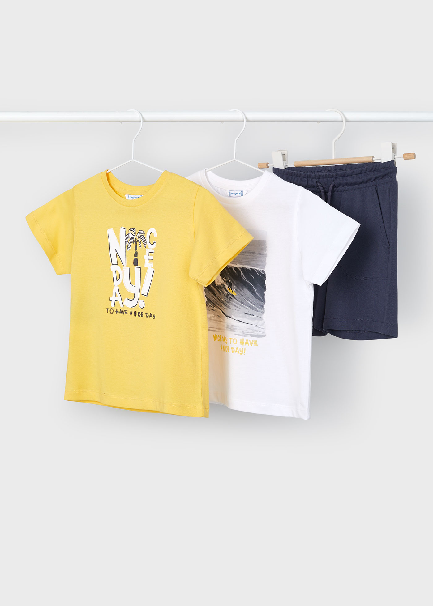 Conjunto esportivo de algodão Better Cotton de 3 peças para meninos