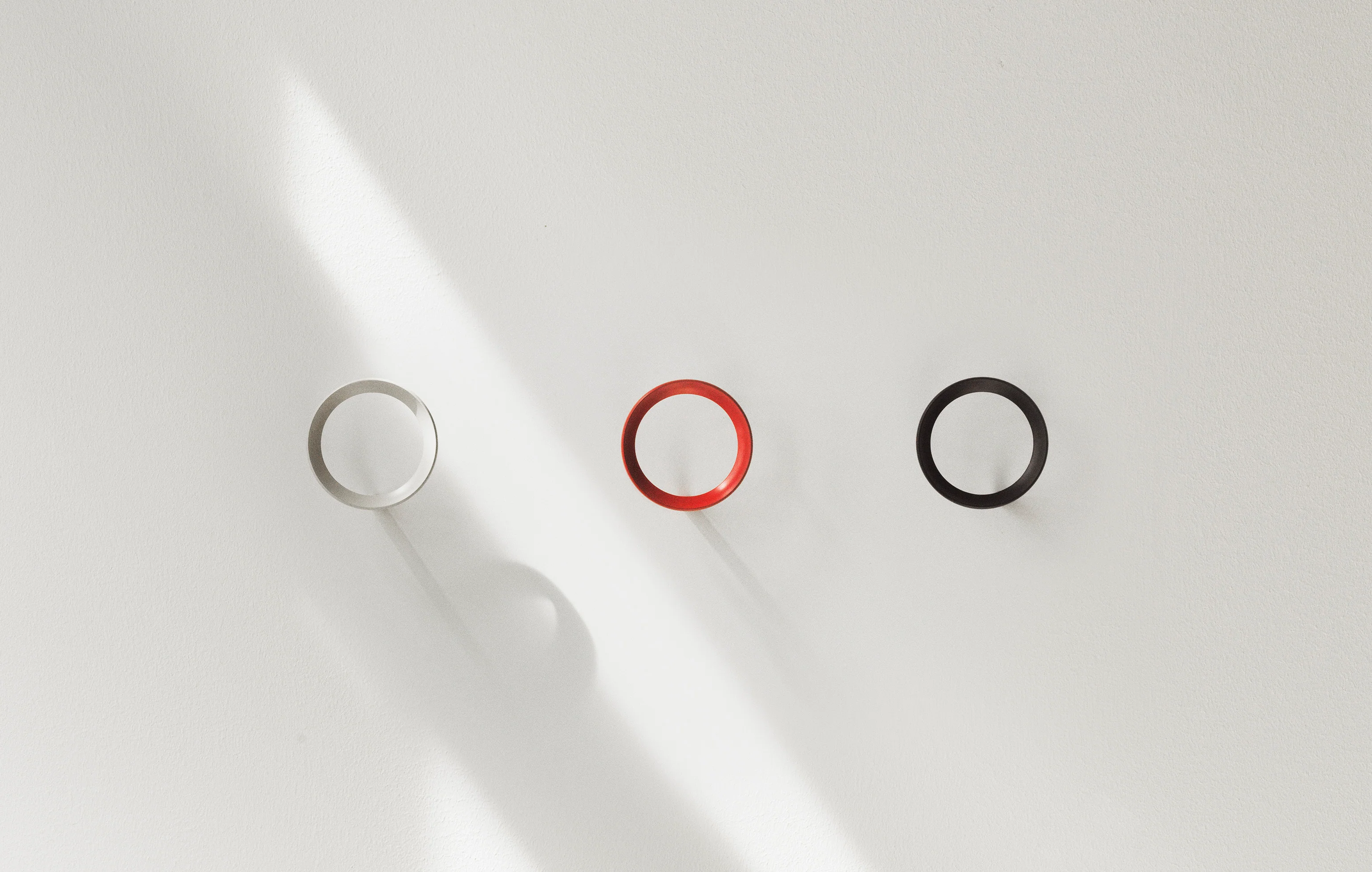 Normann Copenhagen  Loop knage, stor - rød