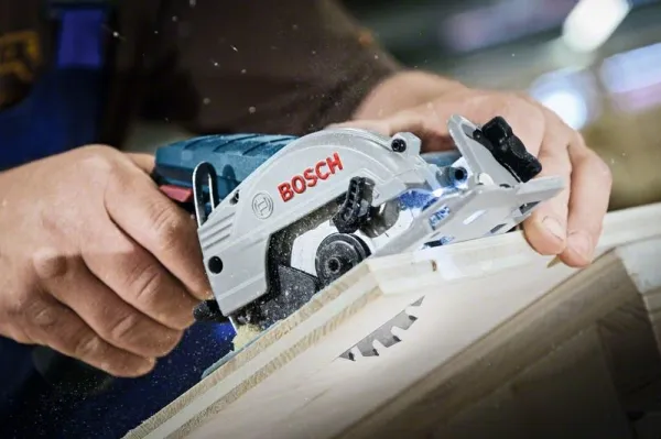 Bosch AKKURUNDSAV GKS 12V-26 2X3AH L-BOXX