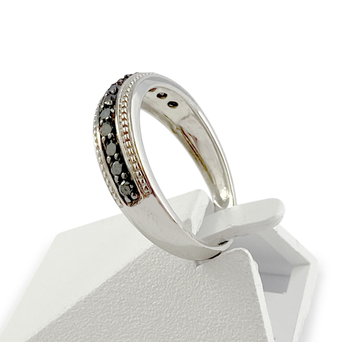 Bague d'occasion or 750 blanc diamants noirs