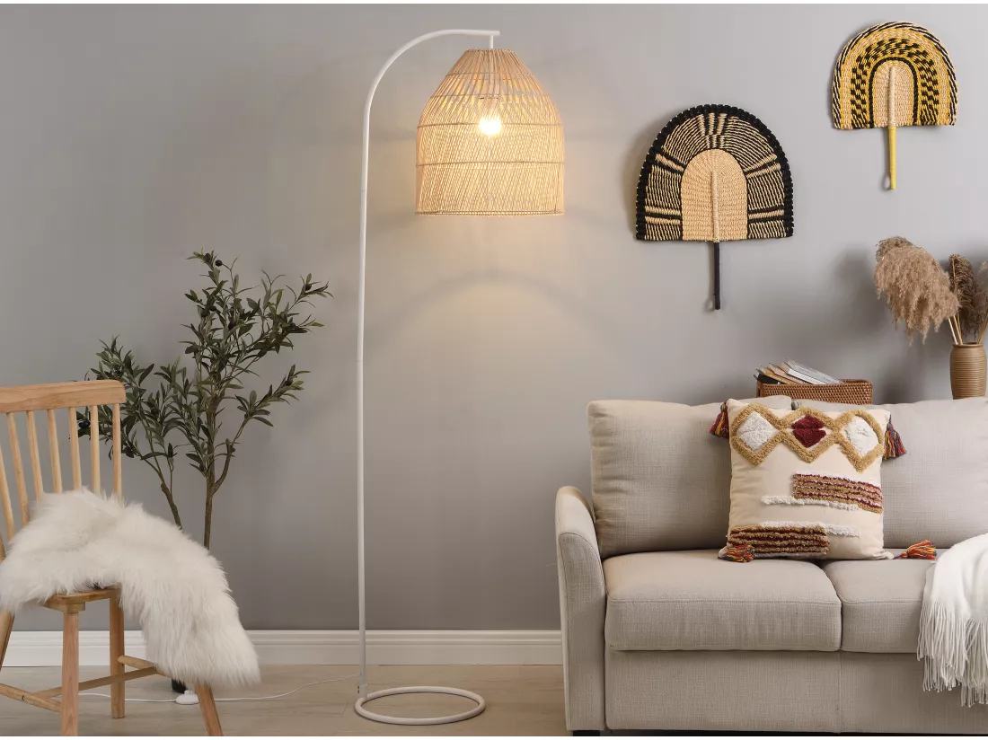 Lampadaire ethnique en fer et rotin - H.177 cm - naturel et blanc - PARNAIBA