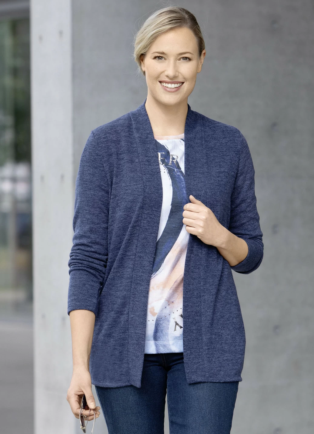 Strickjacke in Feinstrick