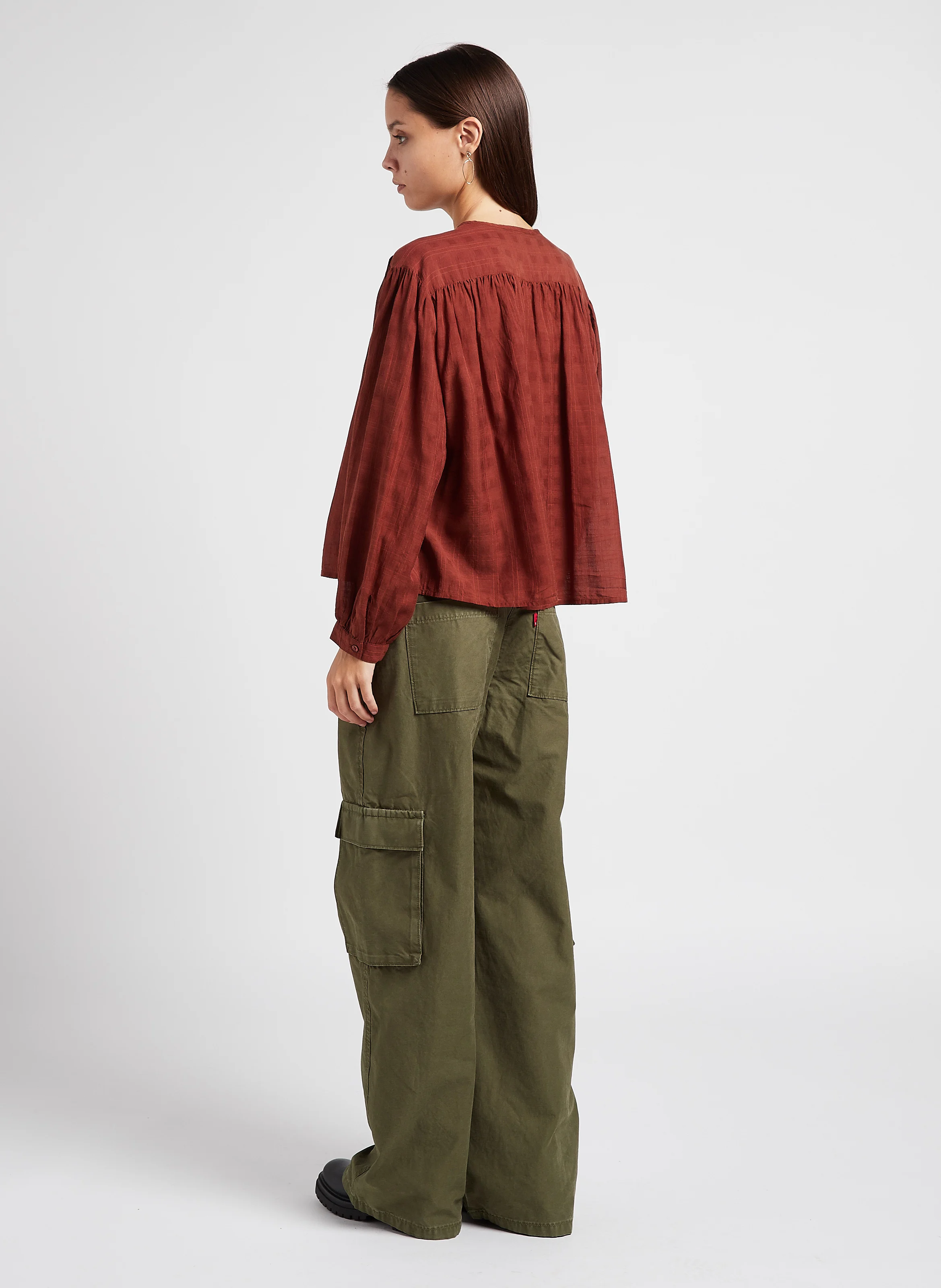 ELINA - Blouse évasée col rond en coton mélangé | Marron