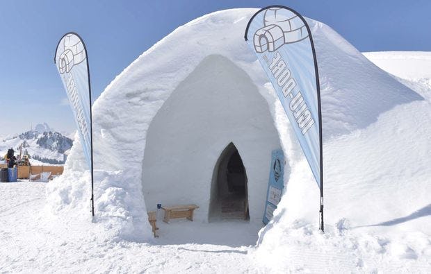 Iglu-Übernachtung in Davos-Kloster als romantisches Geschenk