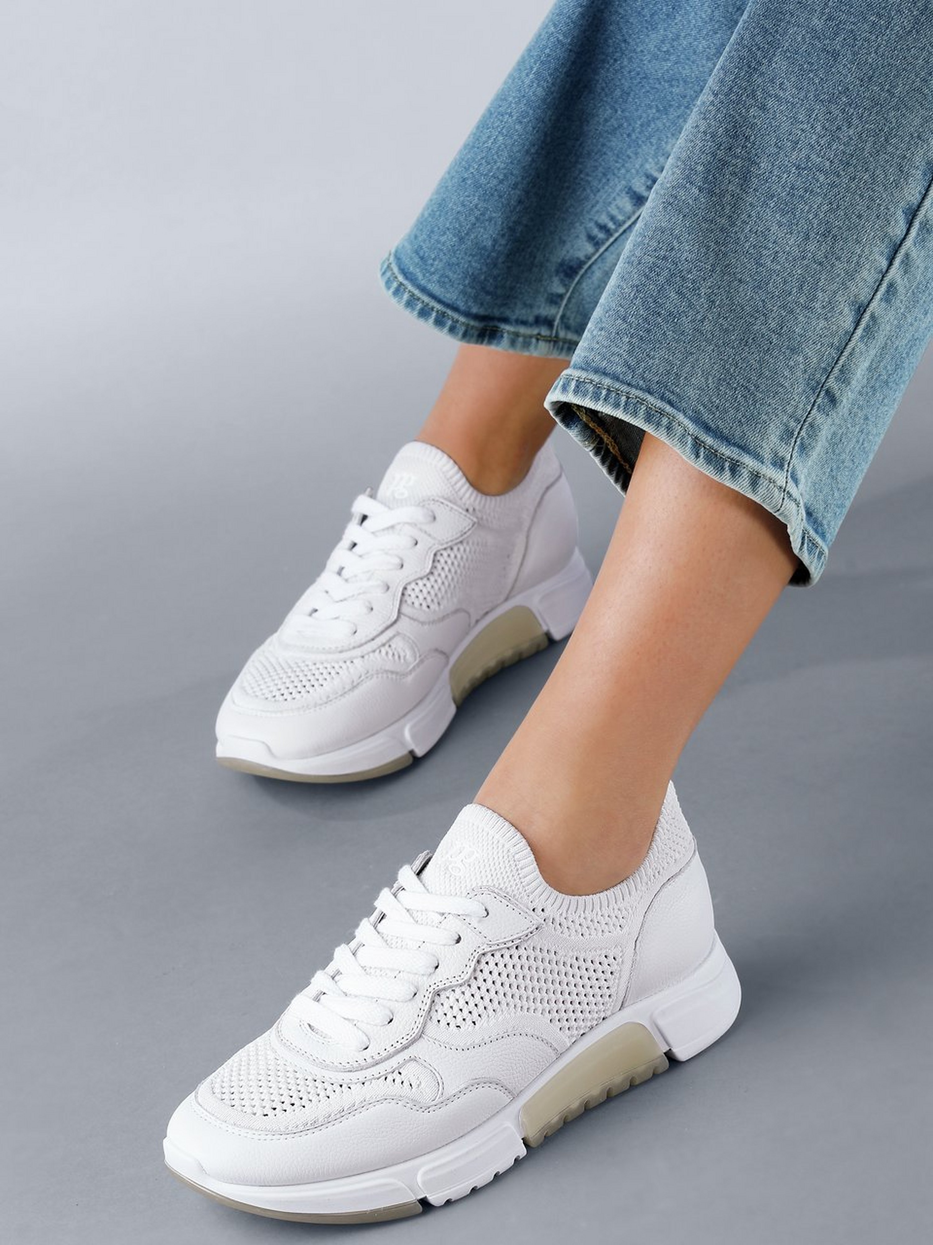 Sneaker