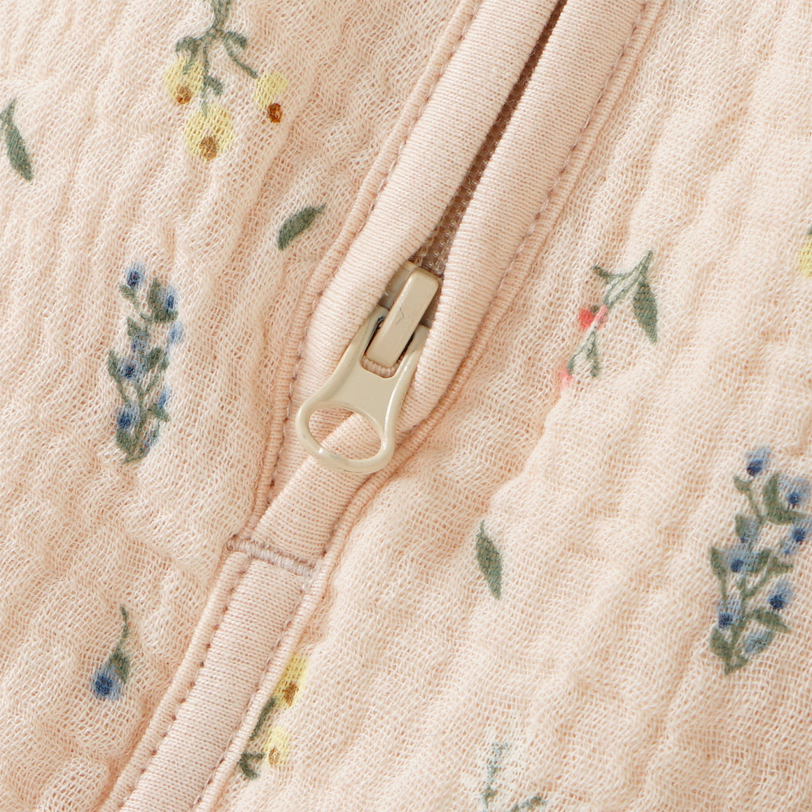 Topomini Baby Musselin-Schlafsack mit Blumen hellrosa