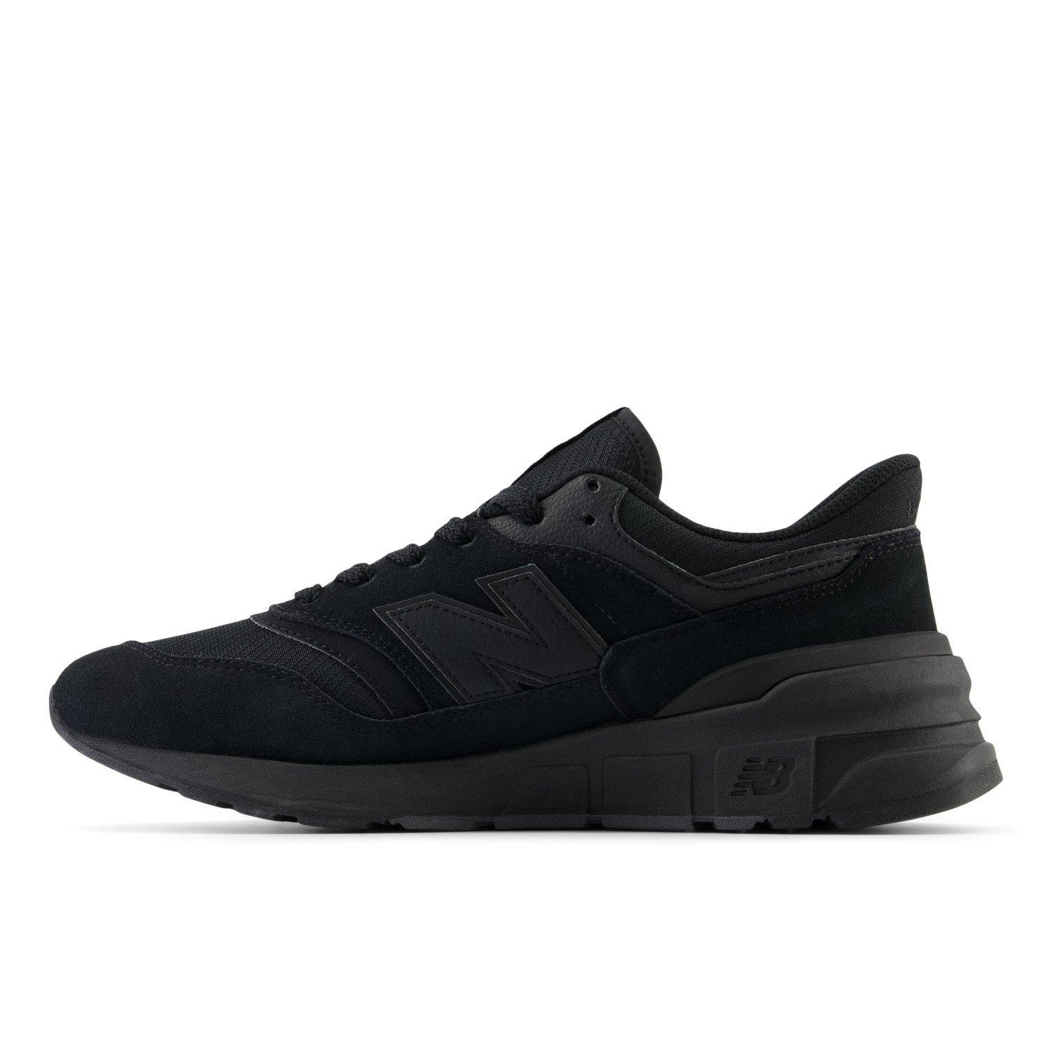 New Balance 977R Trainers