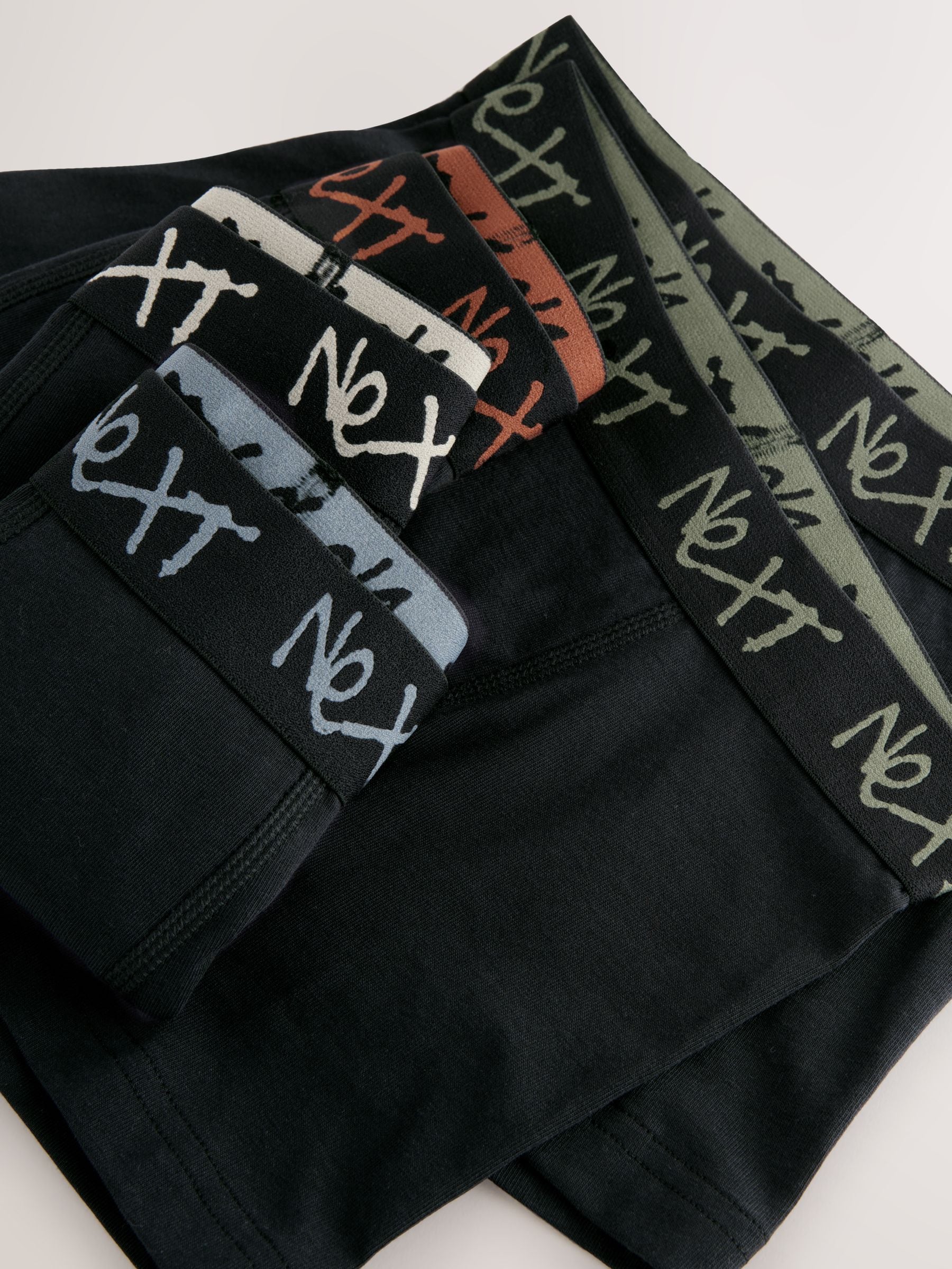 Zwart met graffiti Next tailleband - Verpakking van 5 trunks (1,5-16jr)