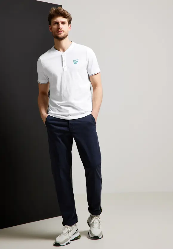T-Shirt mit Henleyausschnitt - White