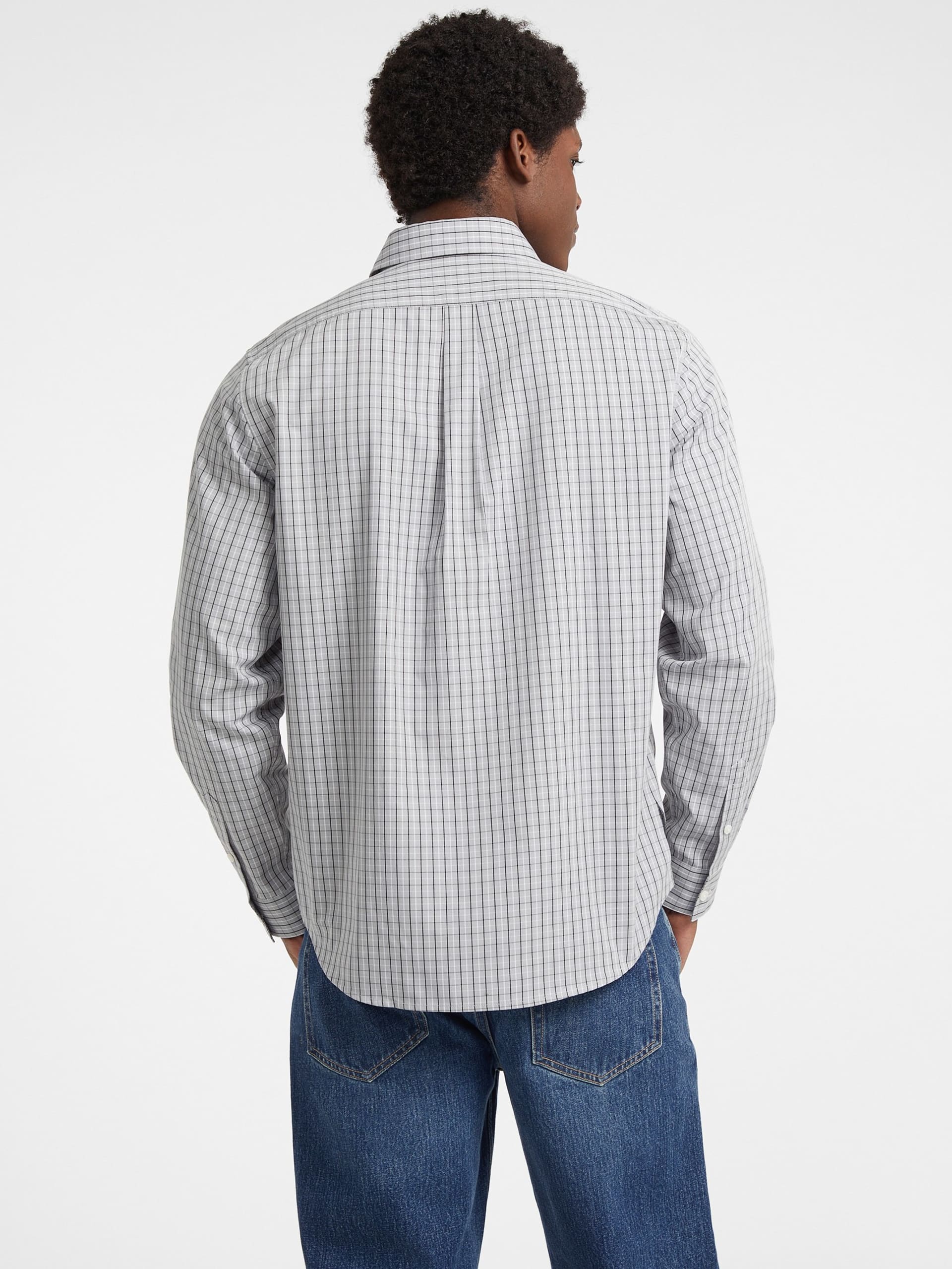 Camisa com bolsos
