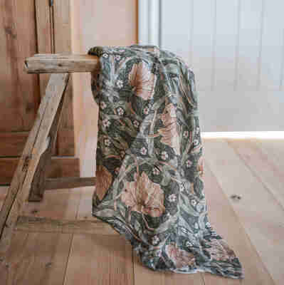 Elodie Musselinteppe 80x80 Cm x William Morris, Pimpernel